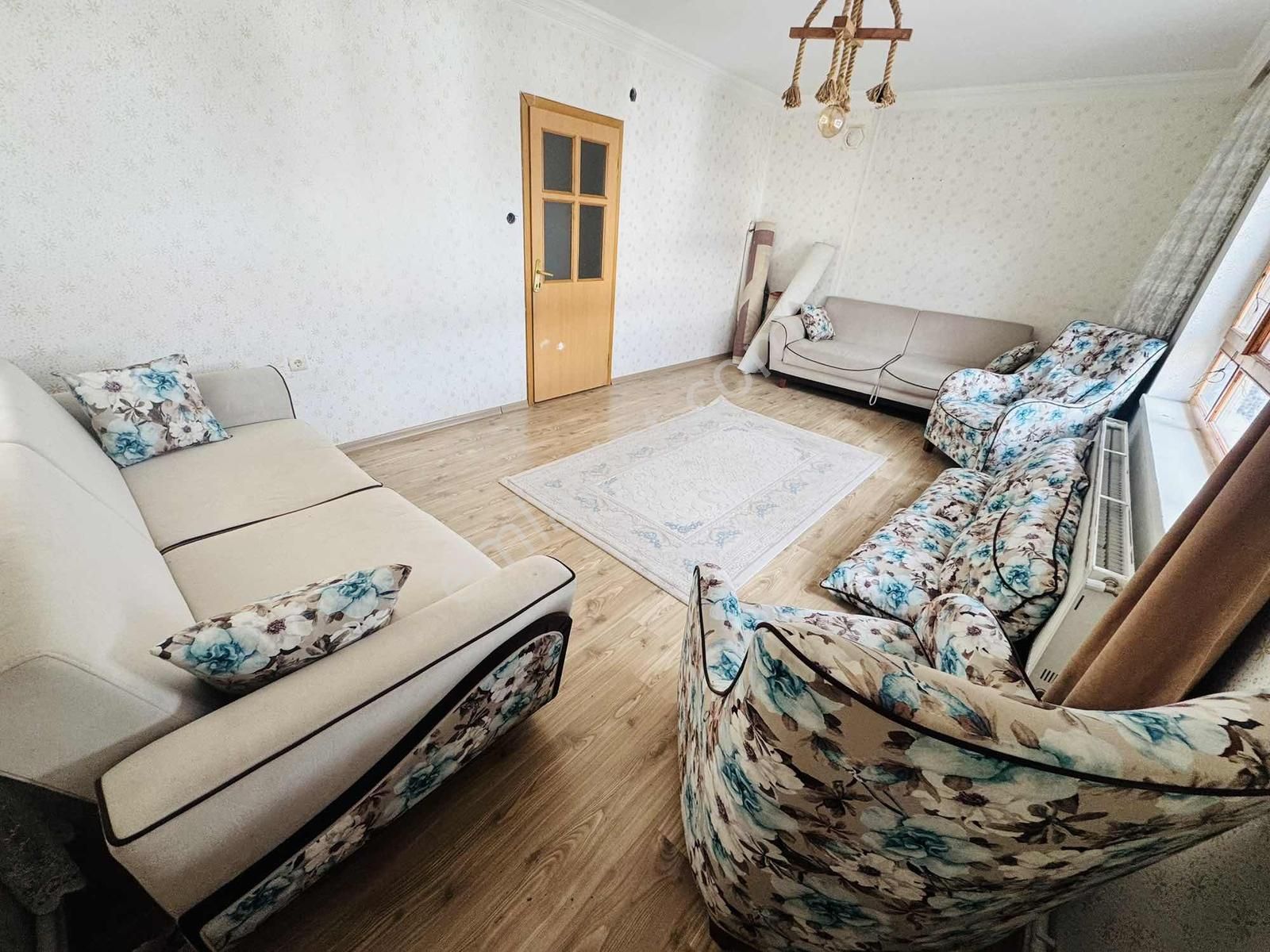 Şentürk Gayrimenkul'den**cadde Üzeri**3.kat// 3+1 - Görsel 2