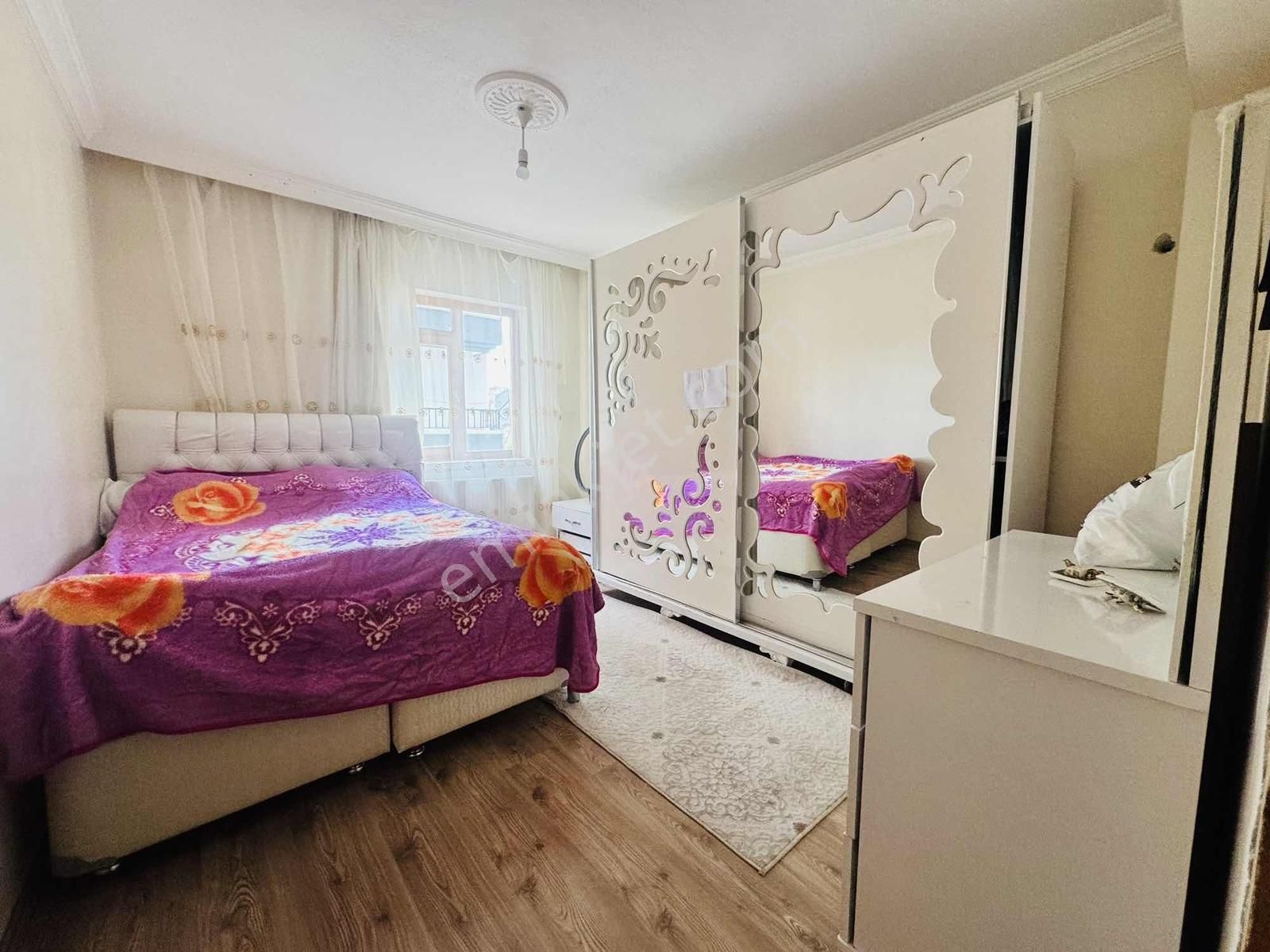 Şentürk Gayrimenkul'den**cadde Üzeri**3.kat// 3+1 - Görsel 4