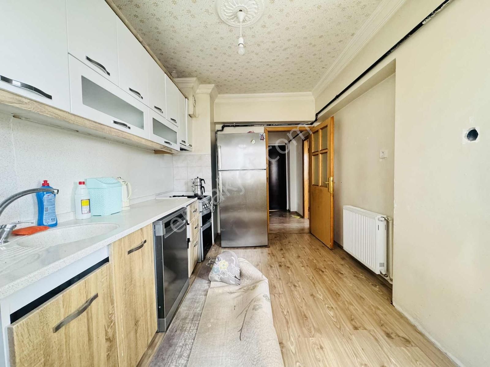 Şentürk Gayrimenkul'den**cadde Üzeri**3.kat// 3+1