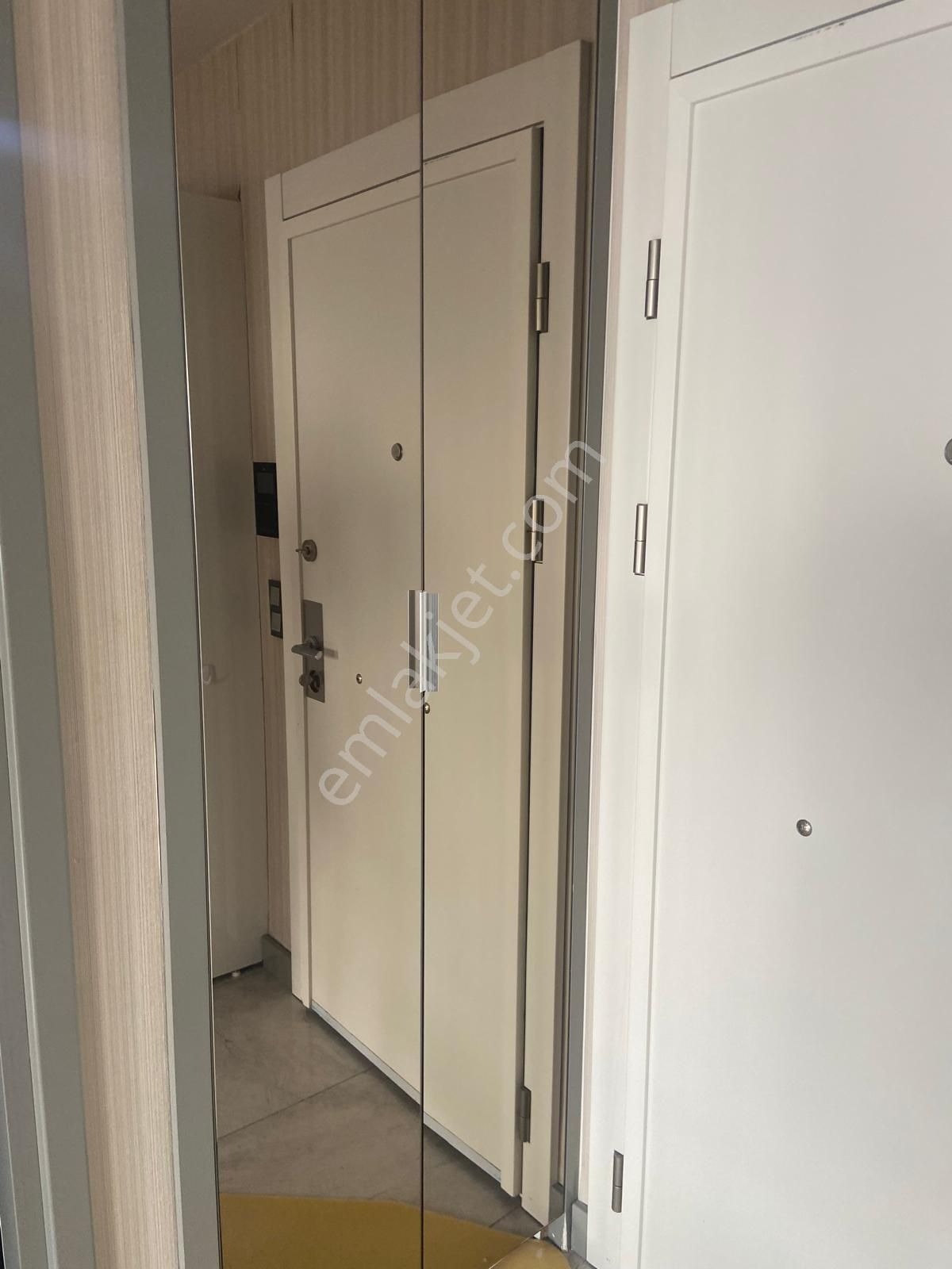 Avcılar E-5 Yanı-deniz Manzaralı-full Eşyalı-otoparklı-sauna &havuzlu - Görsel 23