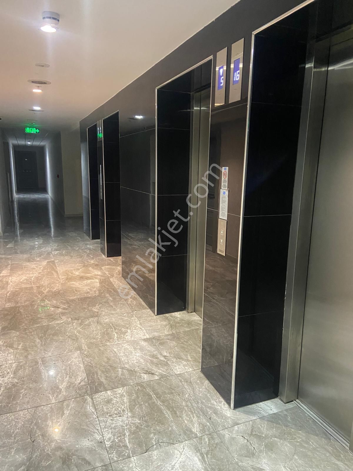 Avcılar E-5 Yanı-deniz Manzaralı-full Eşyalı-otoparklı-sauna &havuzlu - Görsel 27