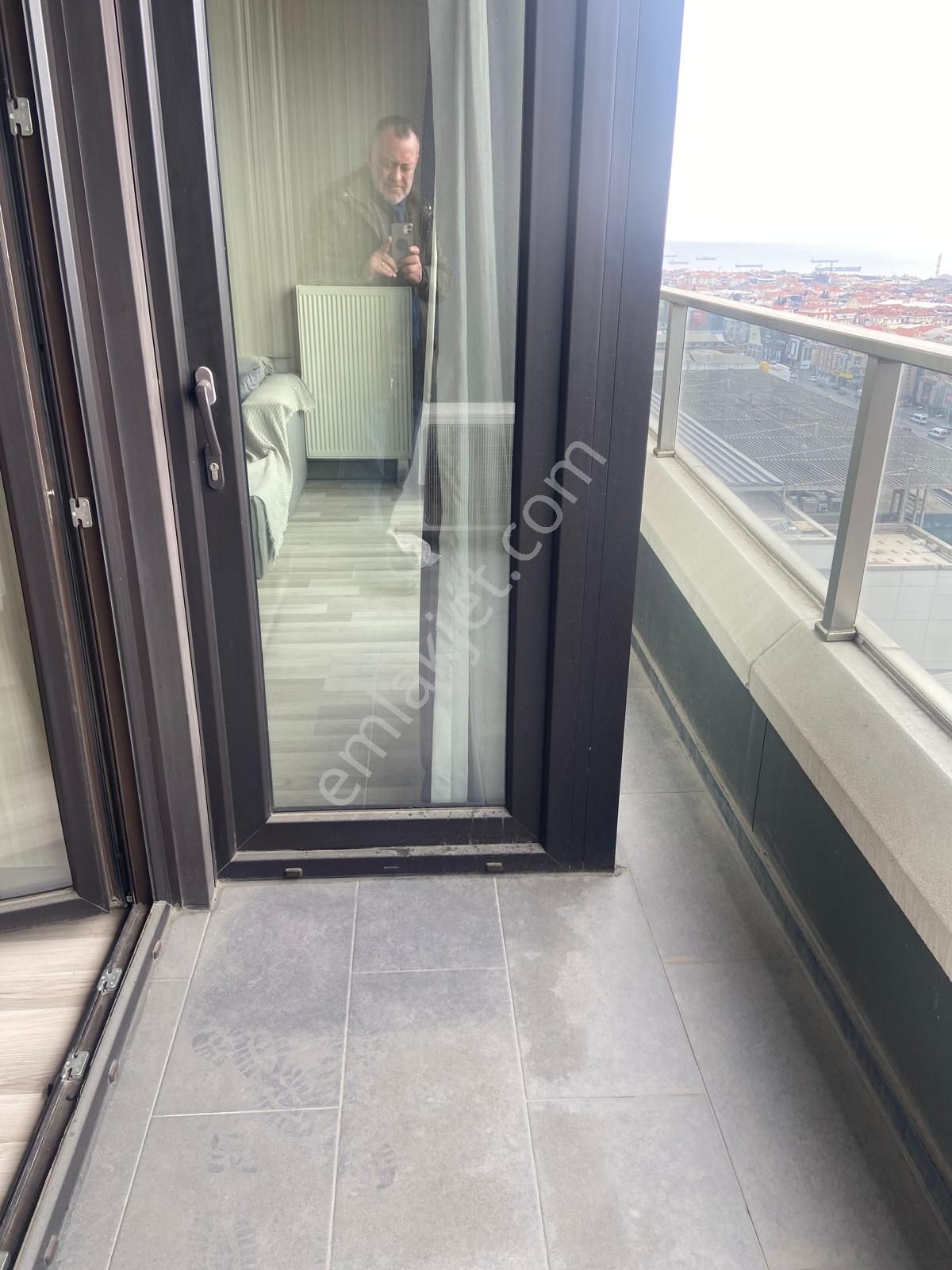 Avcılar E-5 Yanı-deniz Manzaralı-full Eşyalı-otoparklı-sauna &havuzlu - Görsel 17