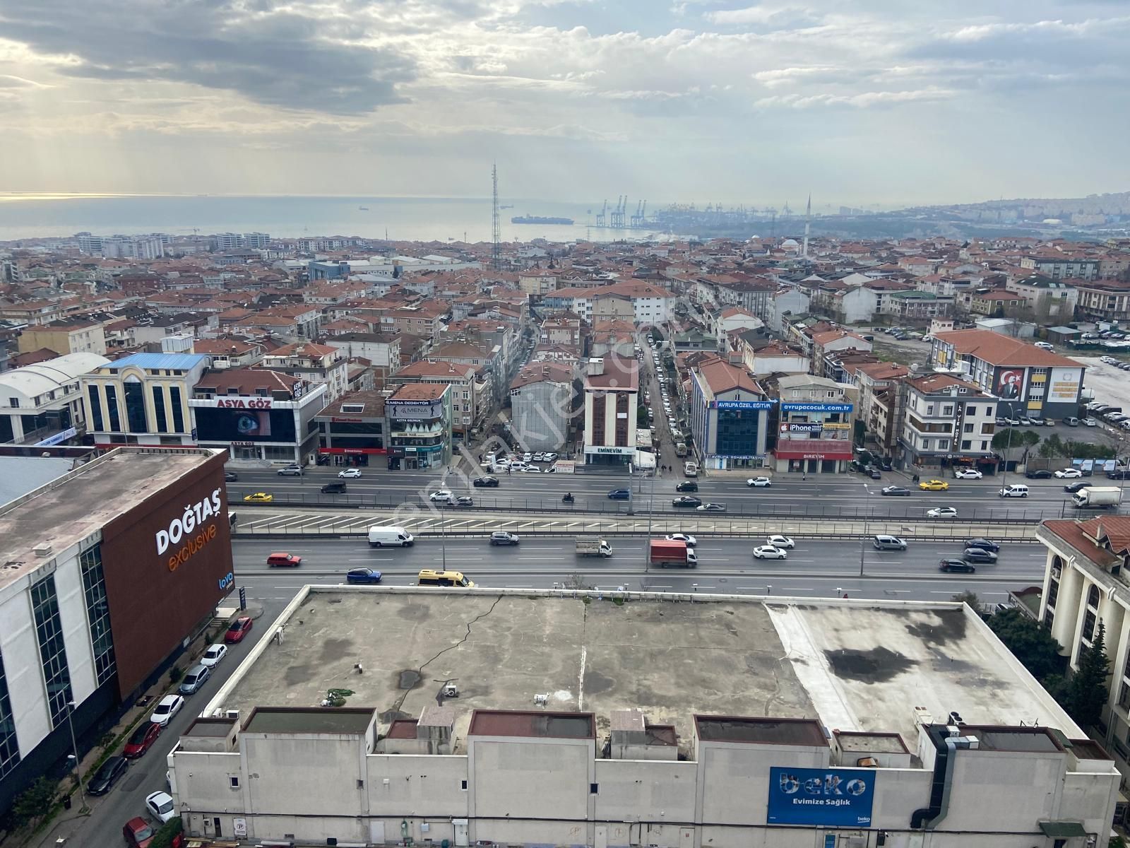 Avcılar E-5 Yanı-deniz Manzaralı-full Eşyalı-otoparklı-sauna &havuzlu - Görsel 26