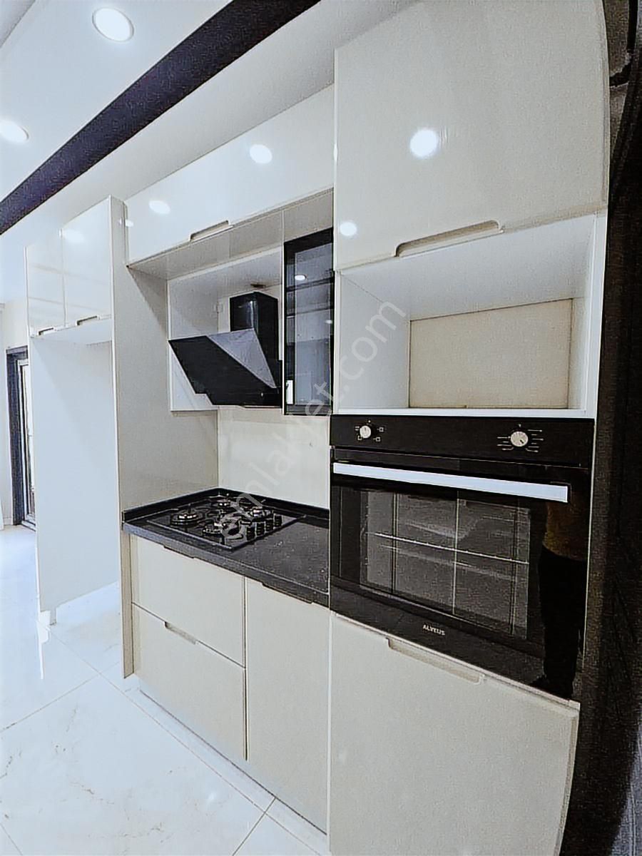 Ulaş Emlaktan Karaköprü Belediyesi Civarı 4+1 Sıfır Daire - Görsel 2