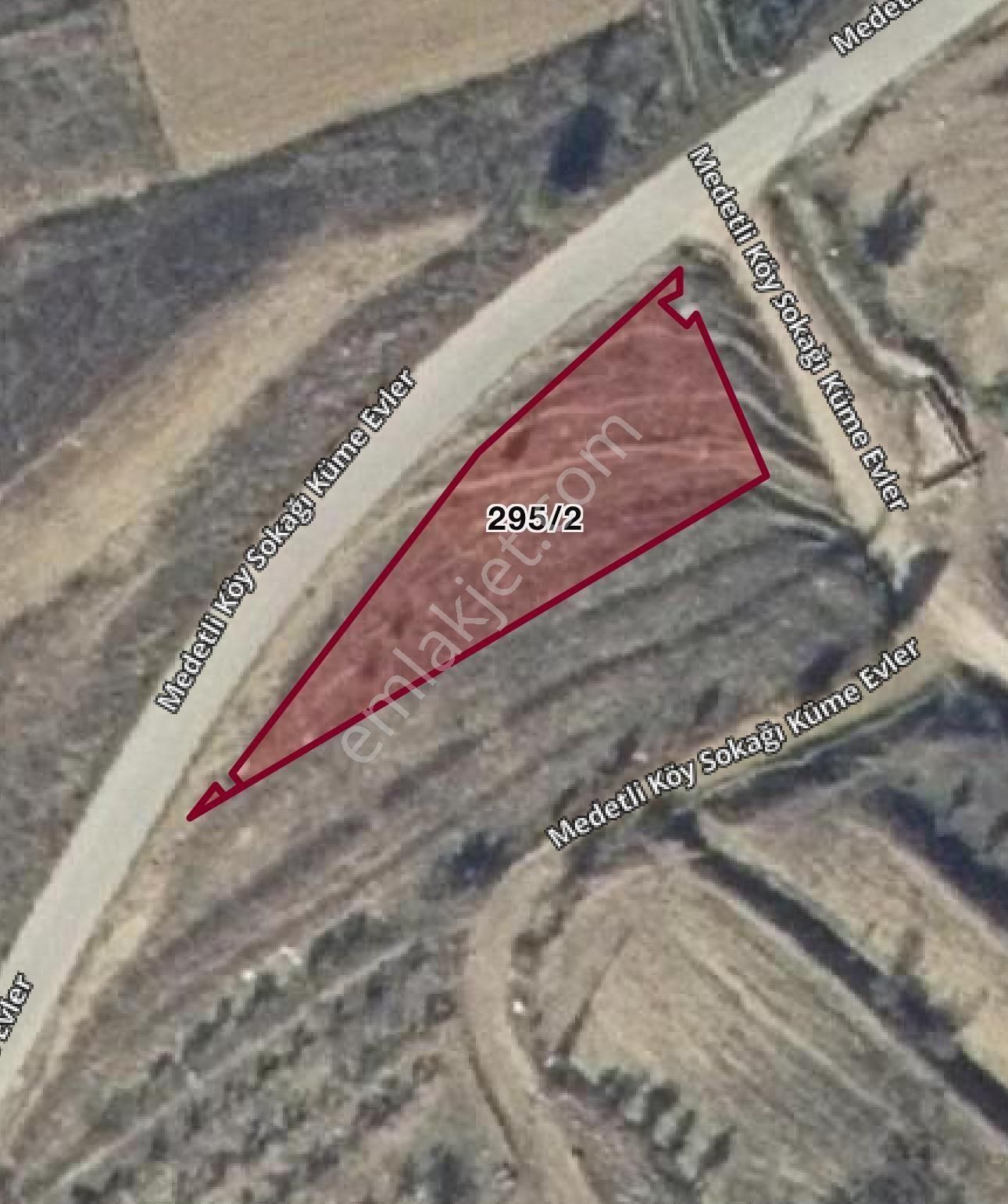 Bilecik Osmaneli Medetli Köyünde Etrafı Çevrili Satılık Arsa