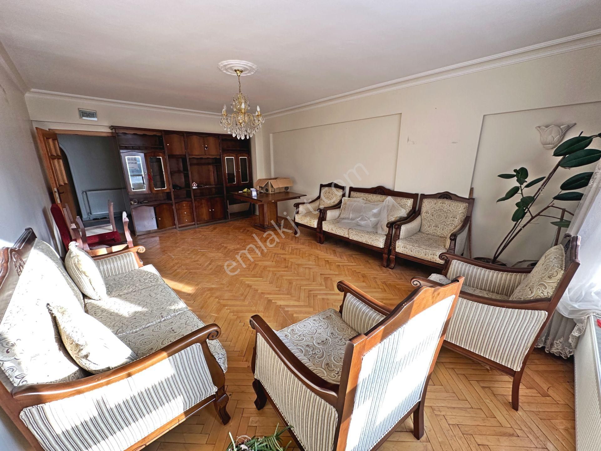 Saimekadın Tren Yakınında Ara Katta Ön Cephede Bağımsız 3+1 Satılık Daire - Görsel 4