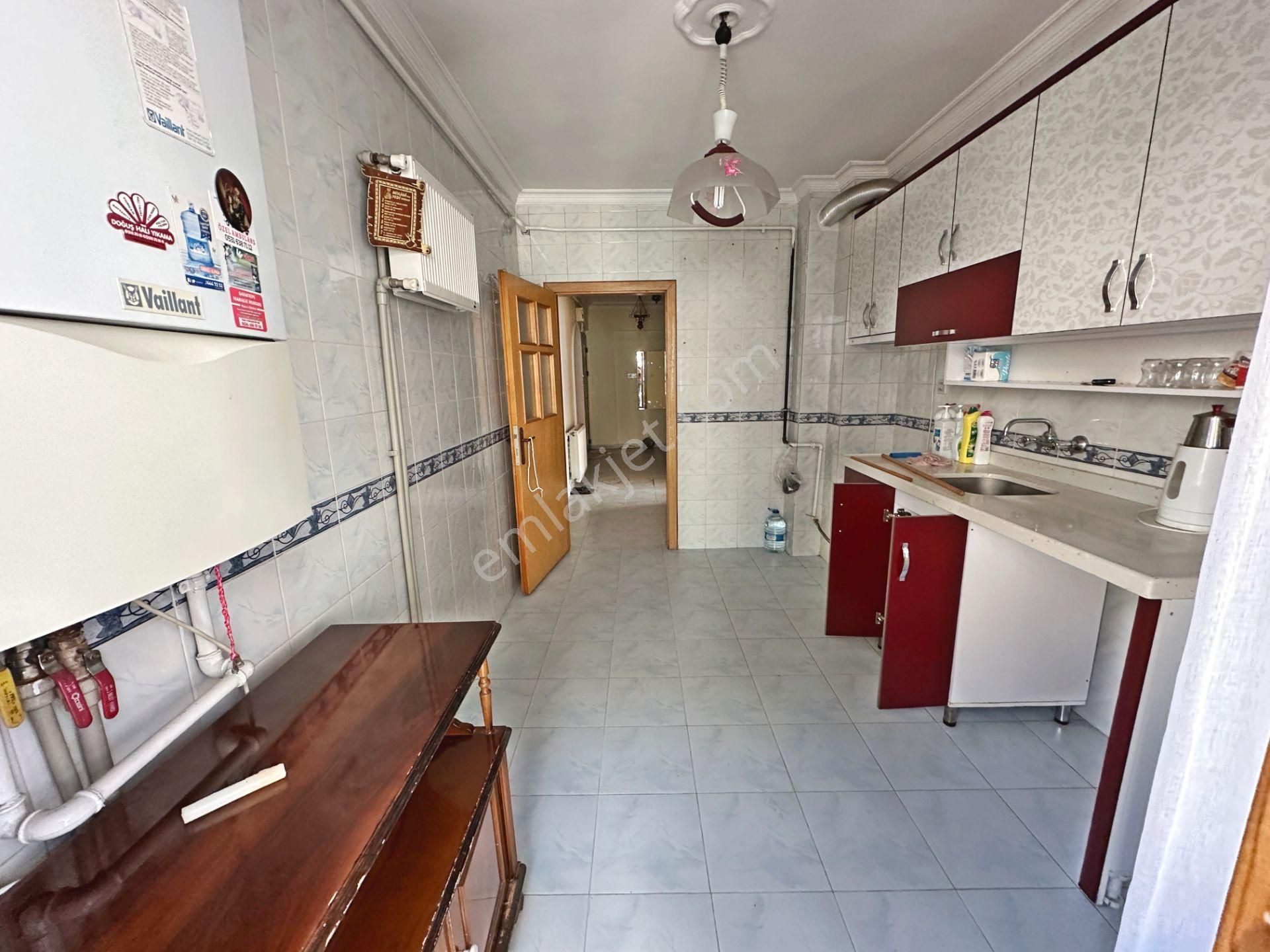 Saimekadın Tren Yakınında Ara Katta Ön Cephede Bağımsız 3+1 Satılık Daire - Görsel 9