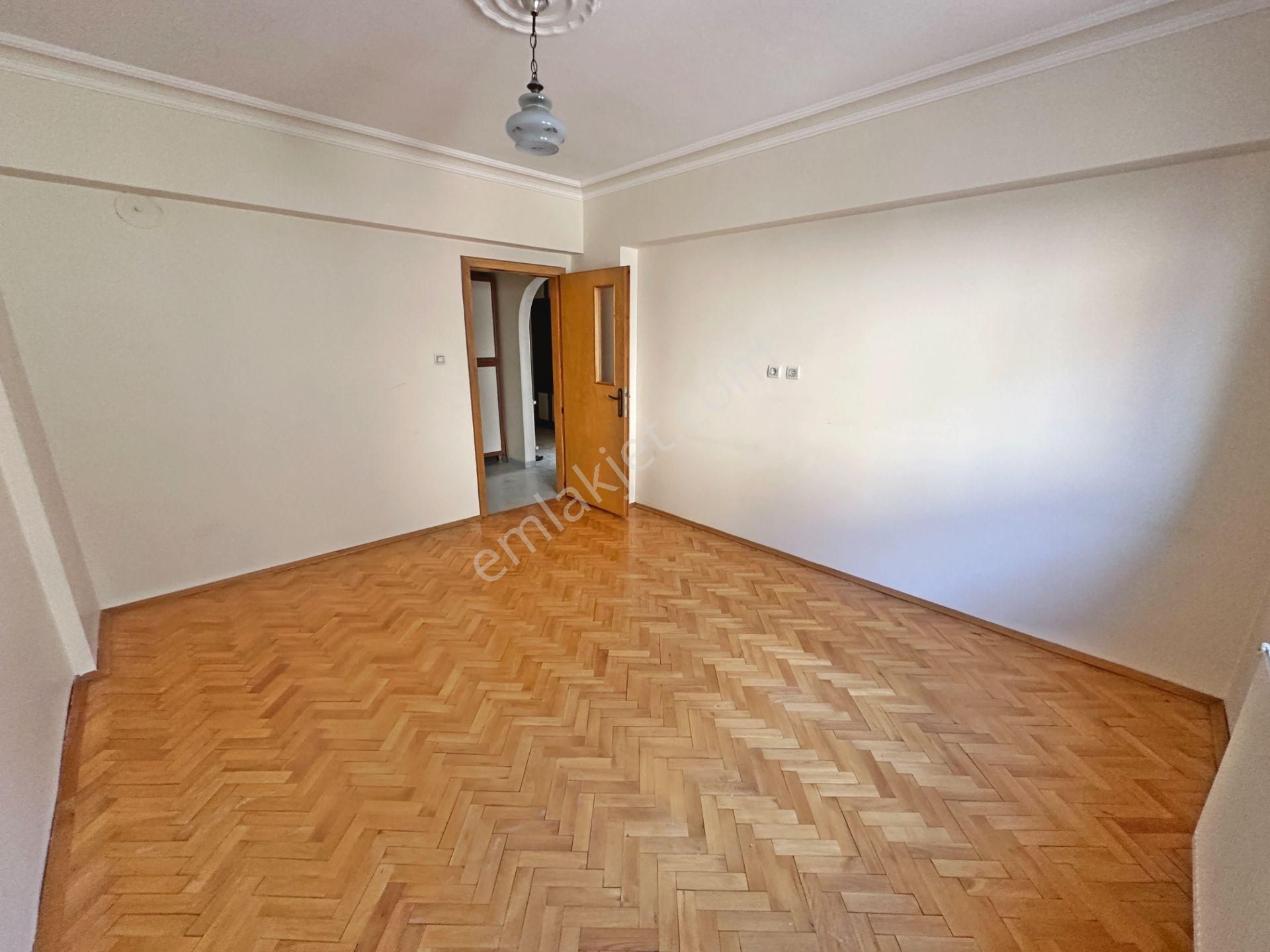 Saimekadın Tren Yakınında Ara Katta Ön Cephede Bağımsız 3+1 Satılık Daire - Görsel 21