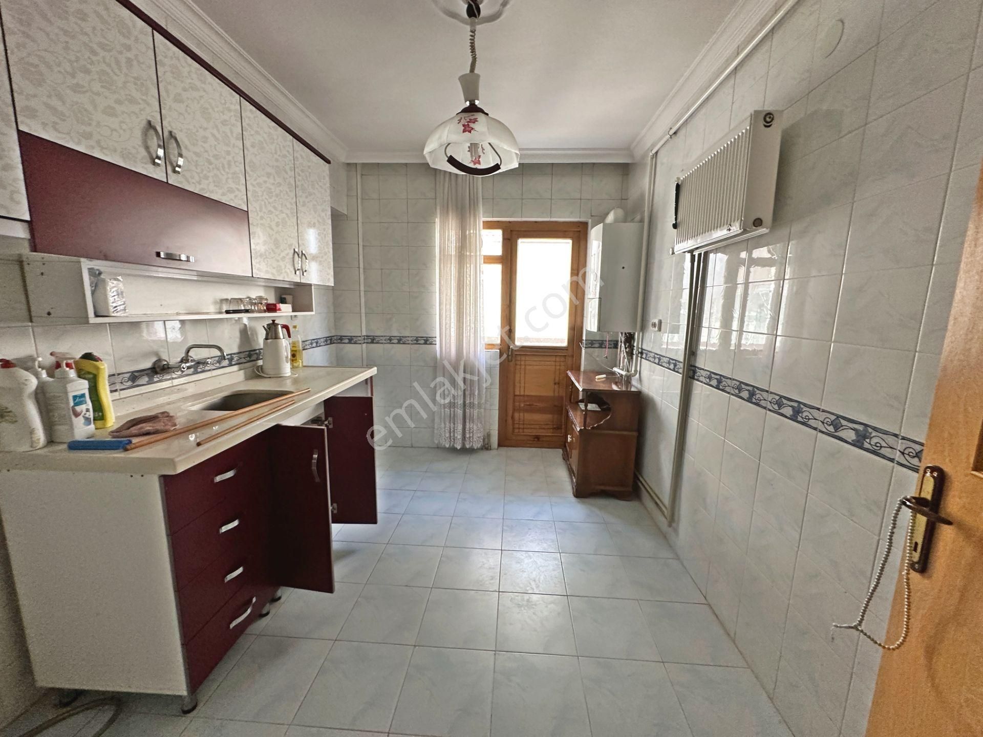 Saimekadın Tren Yakınında Ara Katta Ön Cephede Bağımsız 3+1 Satılık Daire - Görsel 7