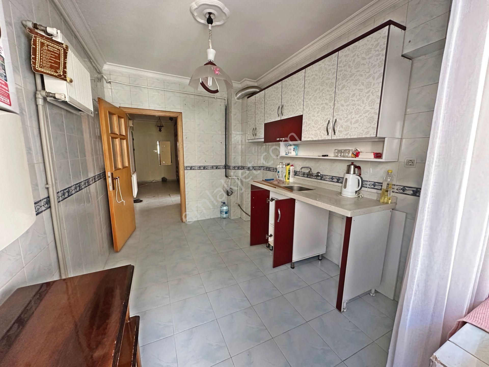 Saimekadın Tren Yakınında Ara Katta Ön Cephede Bağımsız 3+1 Satılık Daire - Görsel 8