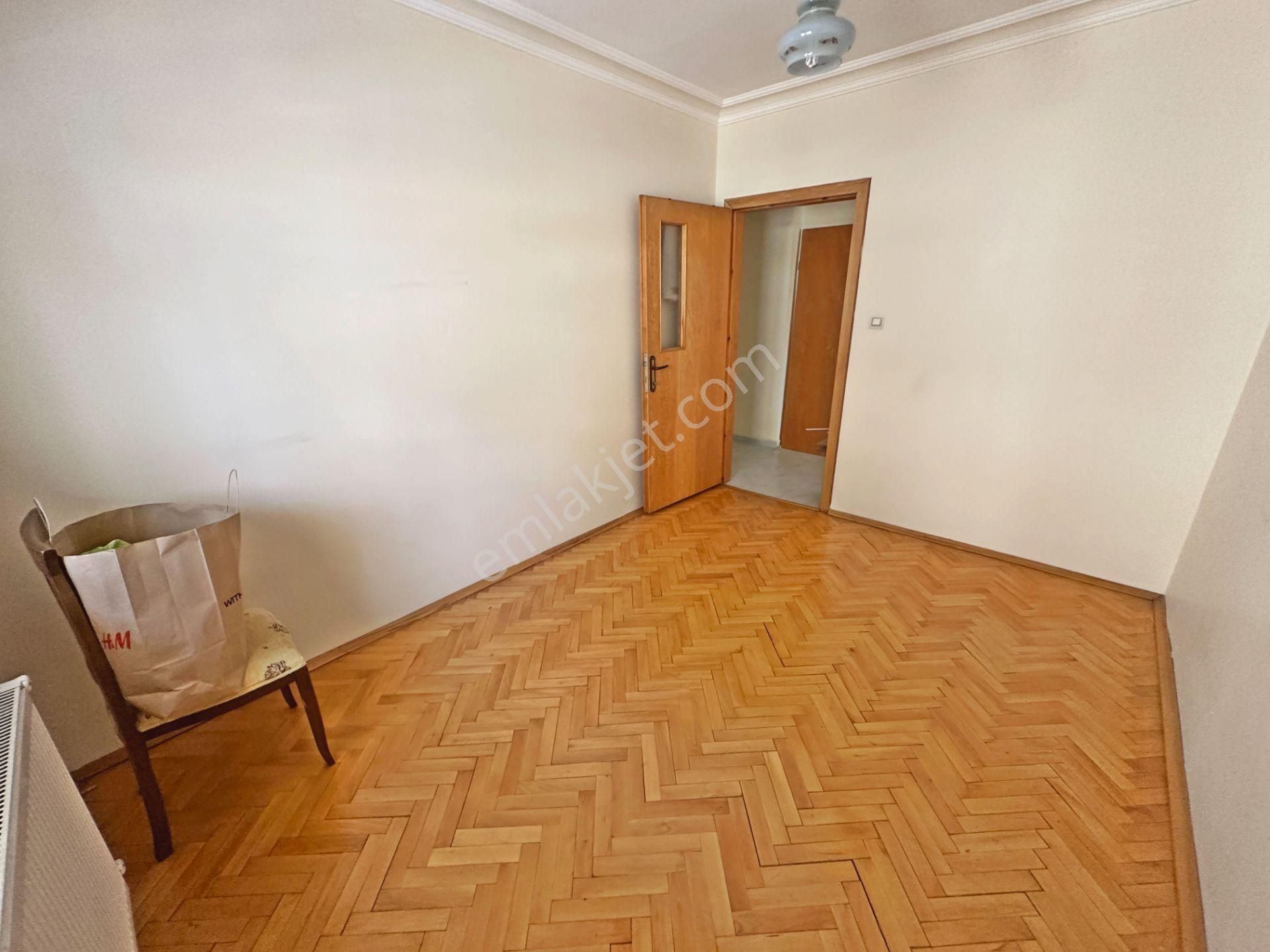 Saimekadın Tren Yakınında Ara Katta Ön Cephede Bağımsız 3+1 Satılık Daire - Görsel 18