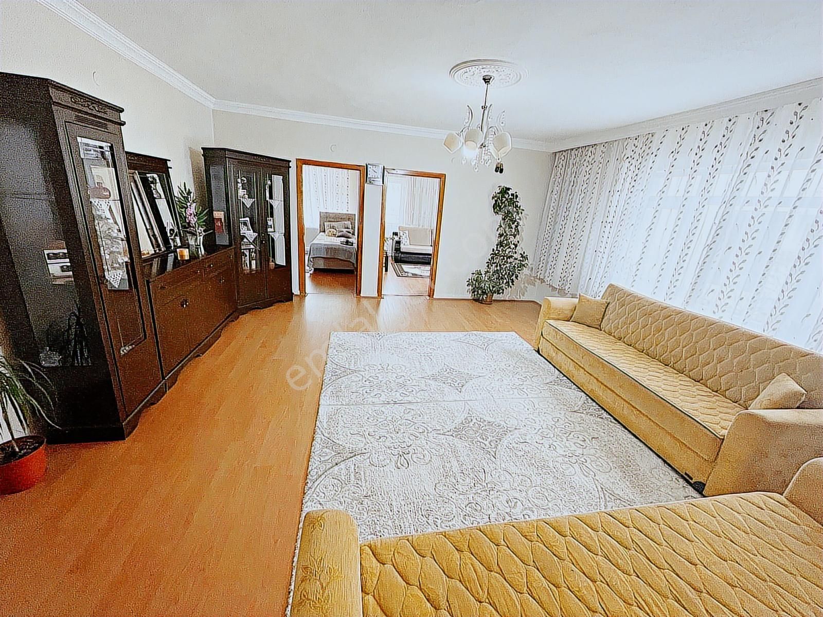 Yenikent Mustafa Kemal Mahallesinde Ara Katta Salon Bağımlı 3+1 - Görsel 2