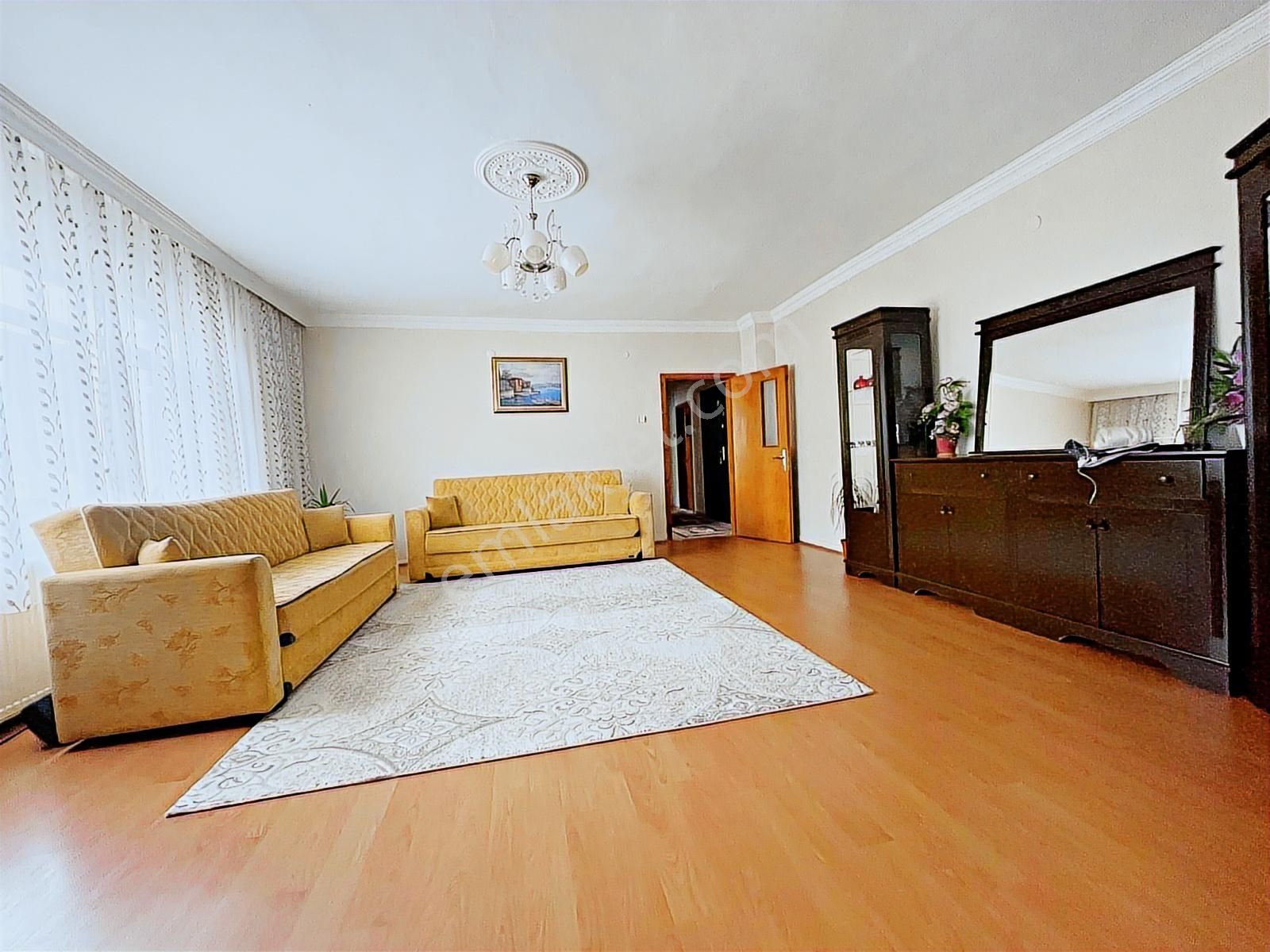 Yenikent Mustafa Kemal Mahallesinde Ara Katta Salon Bağımlı 3+1 - Görsel 18