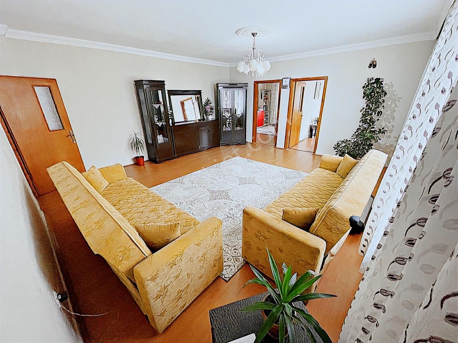 Yenikent Mustafa Kemal Mahallesinde Ara Katta Salon Bağımlı 3+1 - Görsel 17