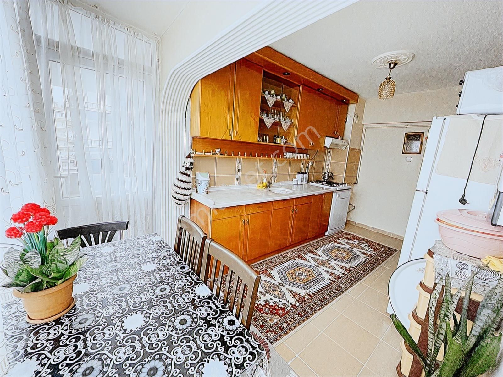 Yenikent Mustafa Kemal Mahallesinde Ara Katta Salon Bağımlı 3+1 - Görsel 12