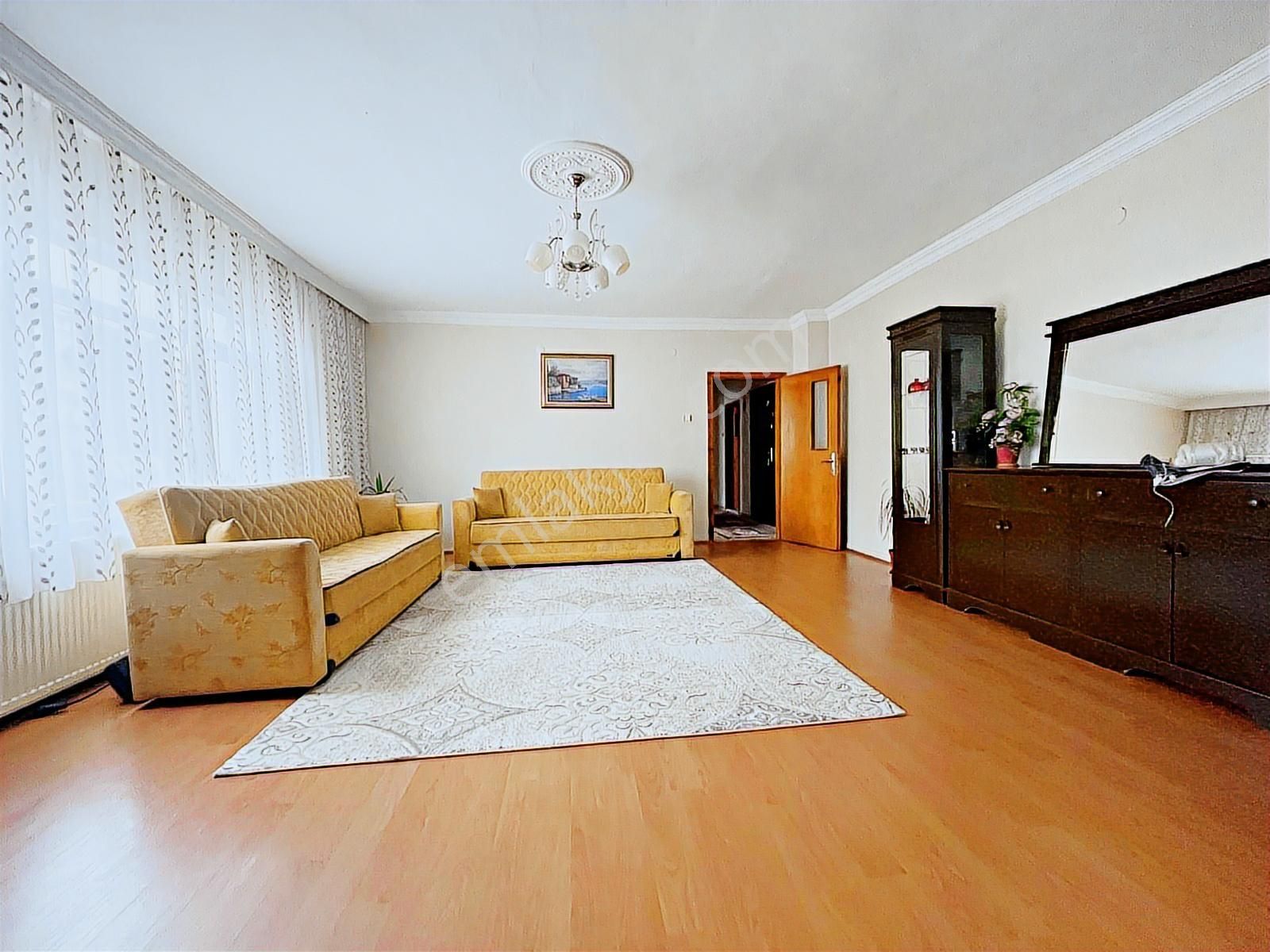 Yenikent Mustafa Kemal Mahallesinde Ara Katta Salon Bağımlı 3+1 - Görsel 13