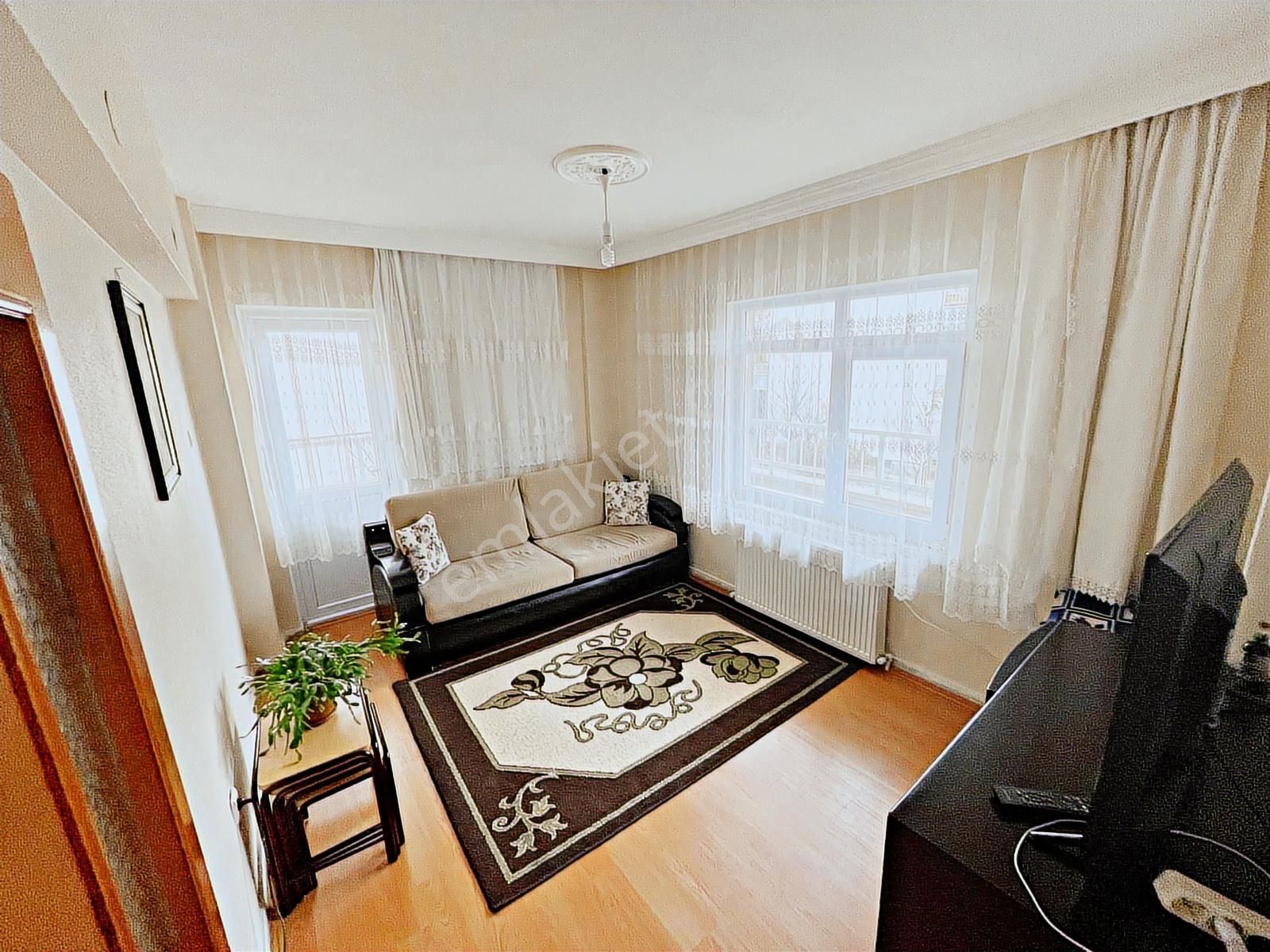 Yenikent Mustafa Kemal Mahallesinde Ara Katta Salon Bağımlı 3+1 - Görsel 20