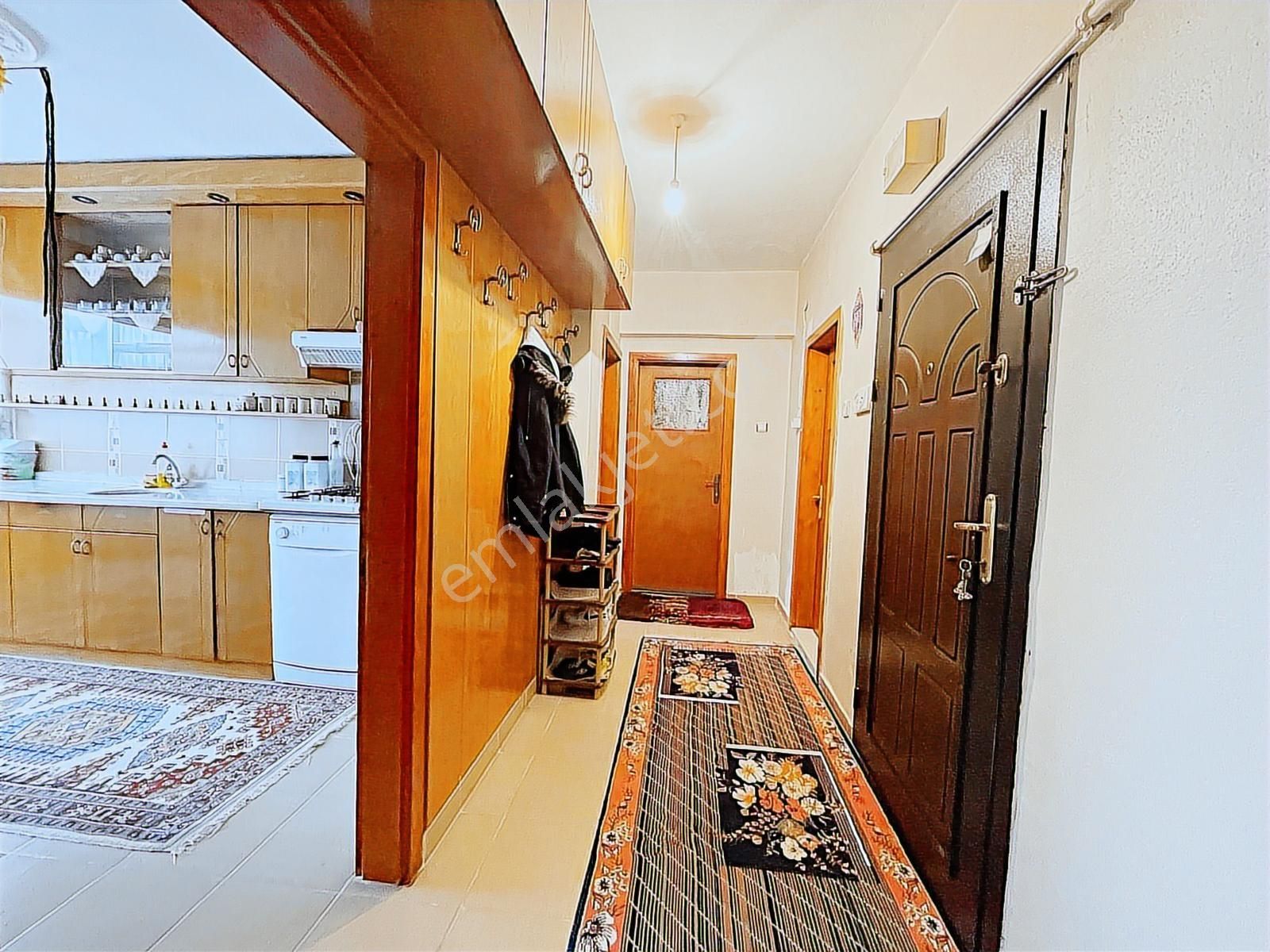 Yenikent Mustafa Kemal Mahallesinde Ara Katta Salon Bağımlı 3+1 - Görsel 3