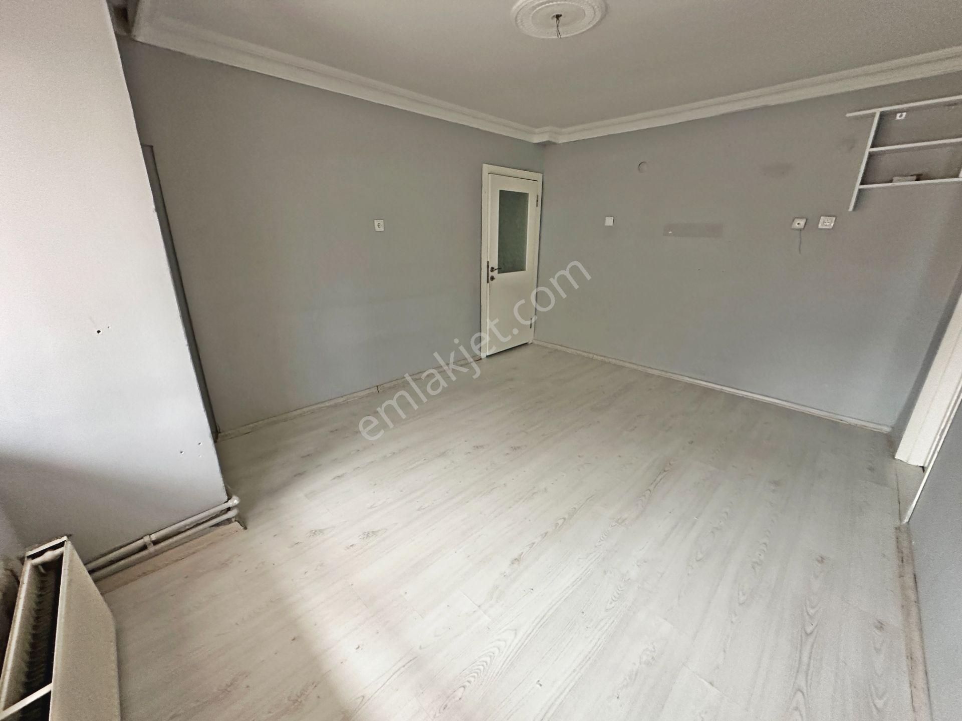 Yunus Market Karşısında Cadde Üzerinde Yapılı 3+1 Satılık Kelepir Daire - Görsel 3