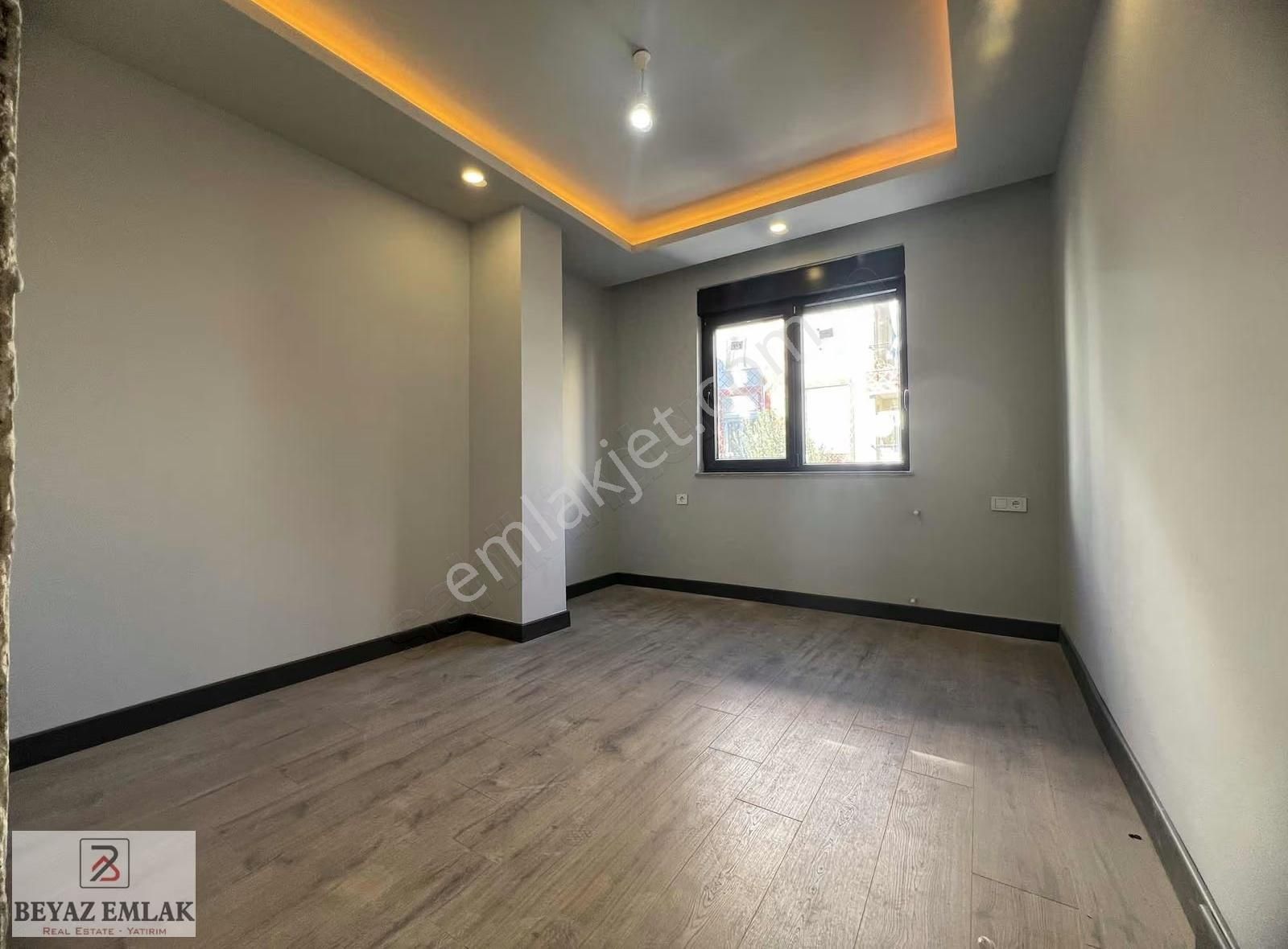 '' İzzet Begoviç Caddesi '' Üzeri Satılık Sıfır Katta 2+1 Daire - Görsel 3