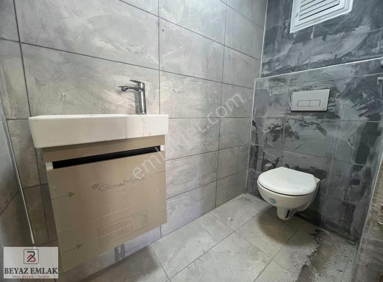 '' İzzet Begoviç Caddesi '' Üzeri Satılık Sıfır Katta 2+1 Daire - Görsel 2