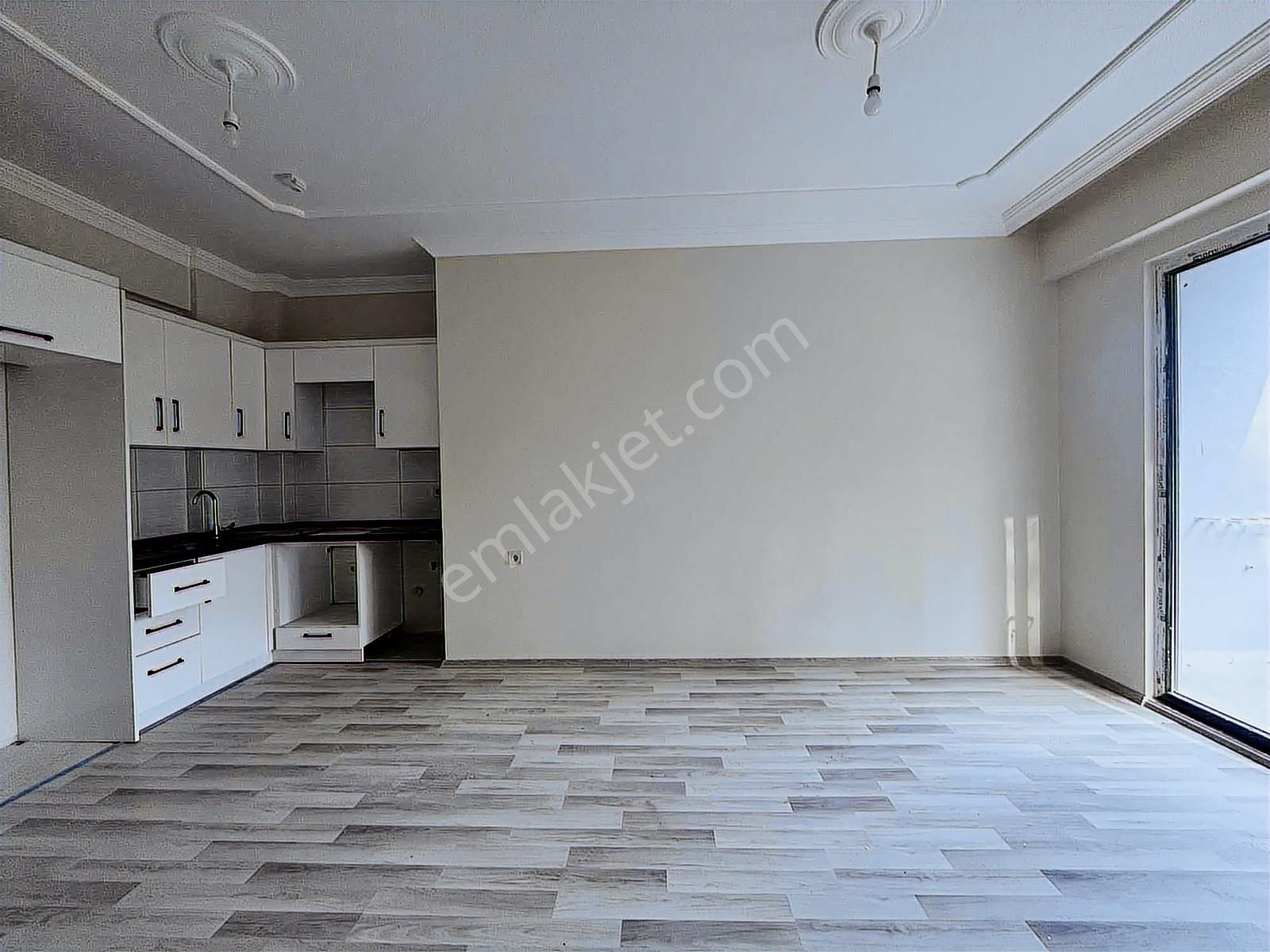 Yomra Kadırga Sitesinde Satılık 1+1 Daire - Görsel 4