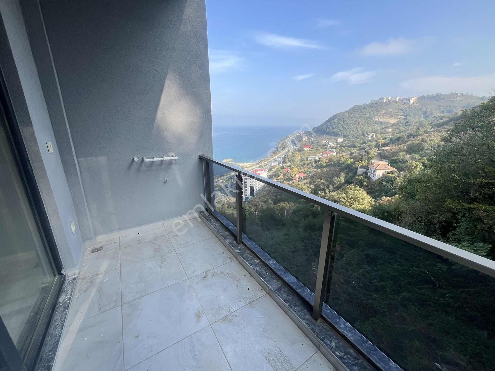 Yomra Kadırga Sitesinde Satılık 1+1 Daire - Görsel 3