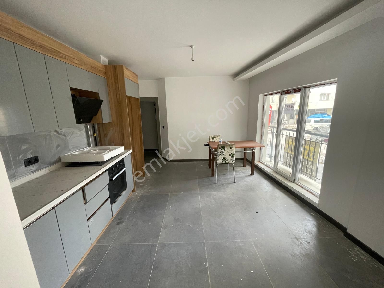 Mç Emlaktan Maraşal Çakmak Mah.2+1 Full Yapılı Satılık Daire - Görsel 1