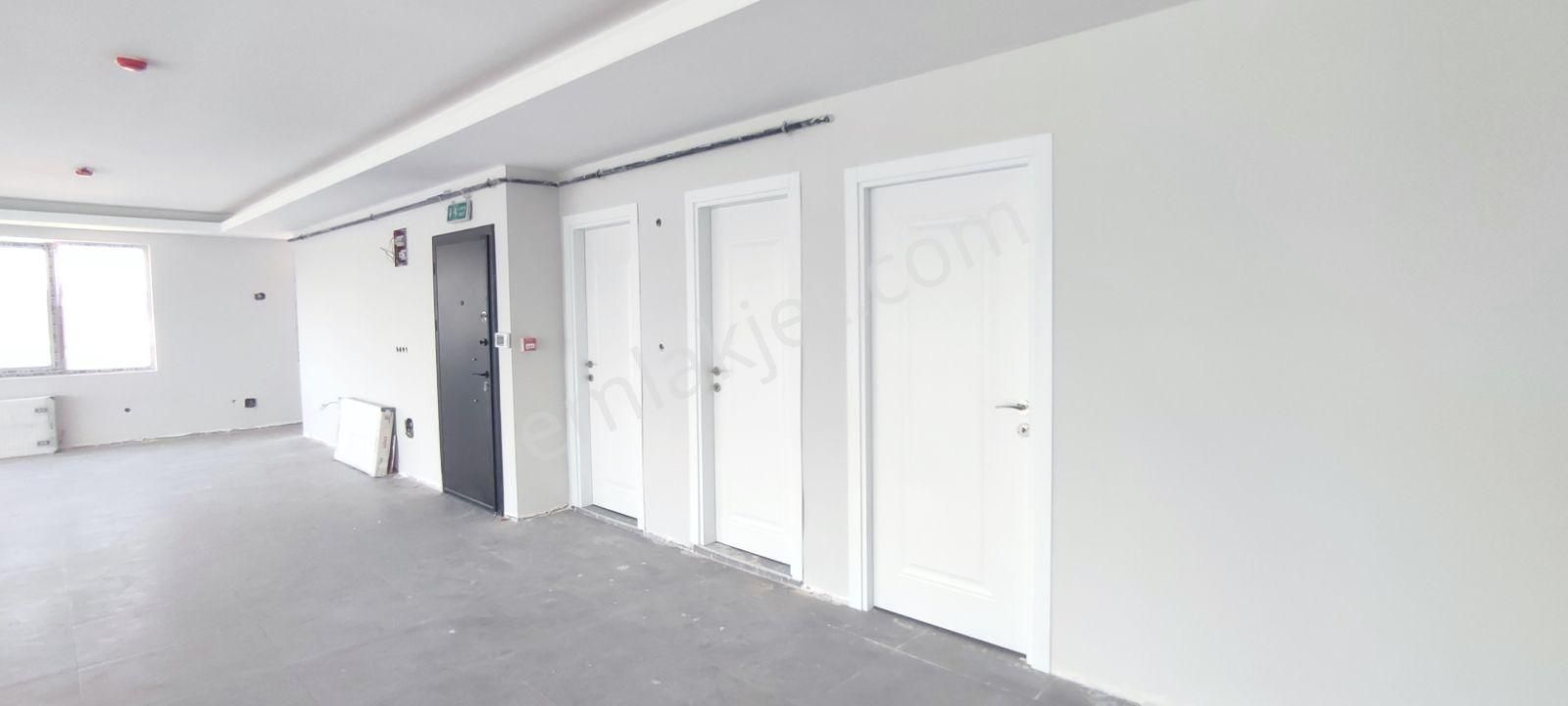 Beynil'den Ana Yol Üzeri Sıfır Kiralık Ofis - Görsel 20