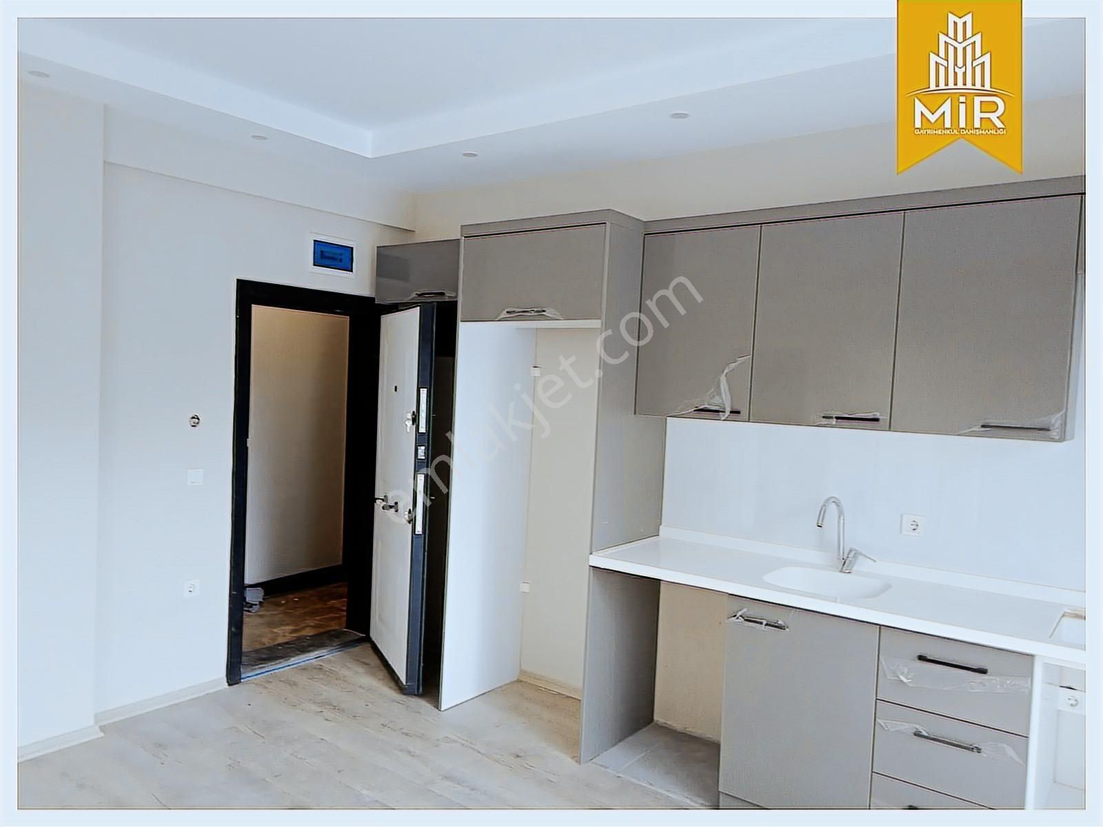 Mir'den Balıkesir Gop Adliye Yakını Satılık Balkonlu 1+1 Daire - Görsel 3