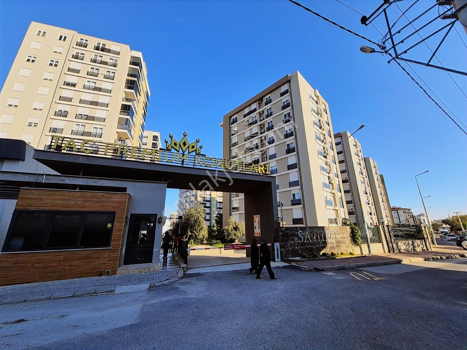 Yeni Emek Mah.de Site İçerisinde Havuzlu Doğalgazlı Giriş 2+1