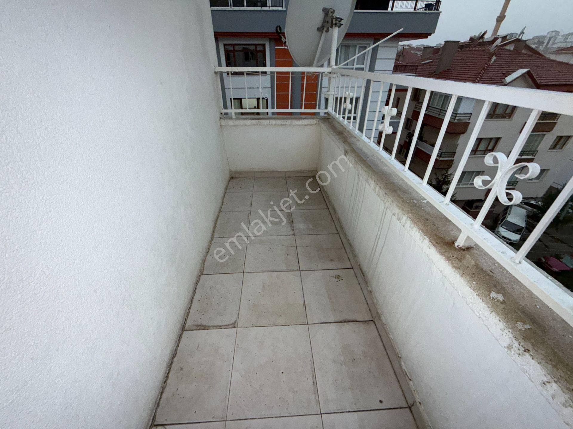 Pursaklar Ufuk Kılıç Emlak'tan Merkezde 3+1 Masrafsız Orta Kat Daire - Görsel 15