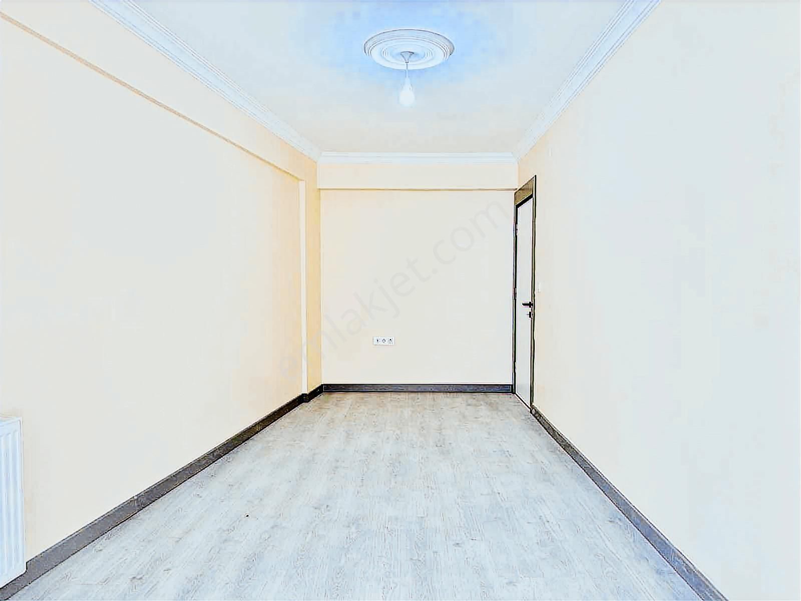 Esenlik Mah. 3+1 142 M2 Otoparklı Asansörlü 6 Yıllık Daire - Görsel 24