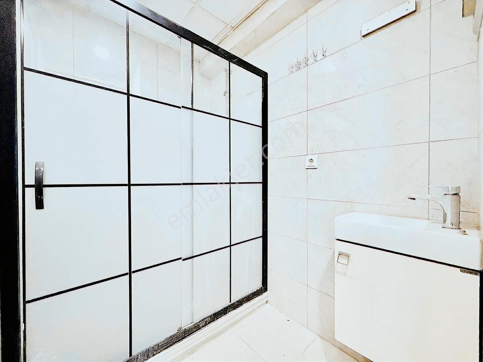 Esenlik Mah. 3+1 142 M2 Otoparklı Asansörlü 6 Yıllık Daire - Görsel 15