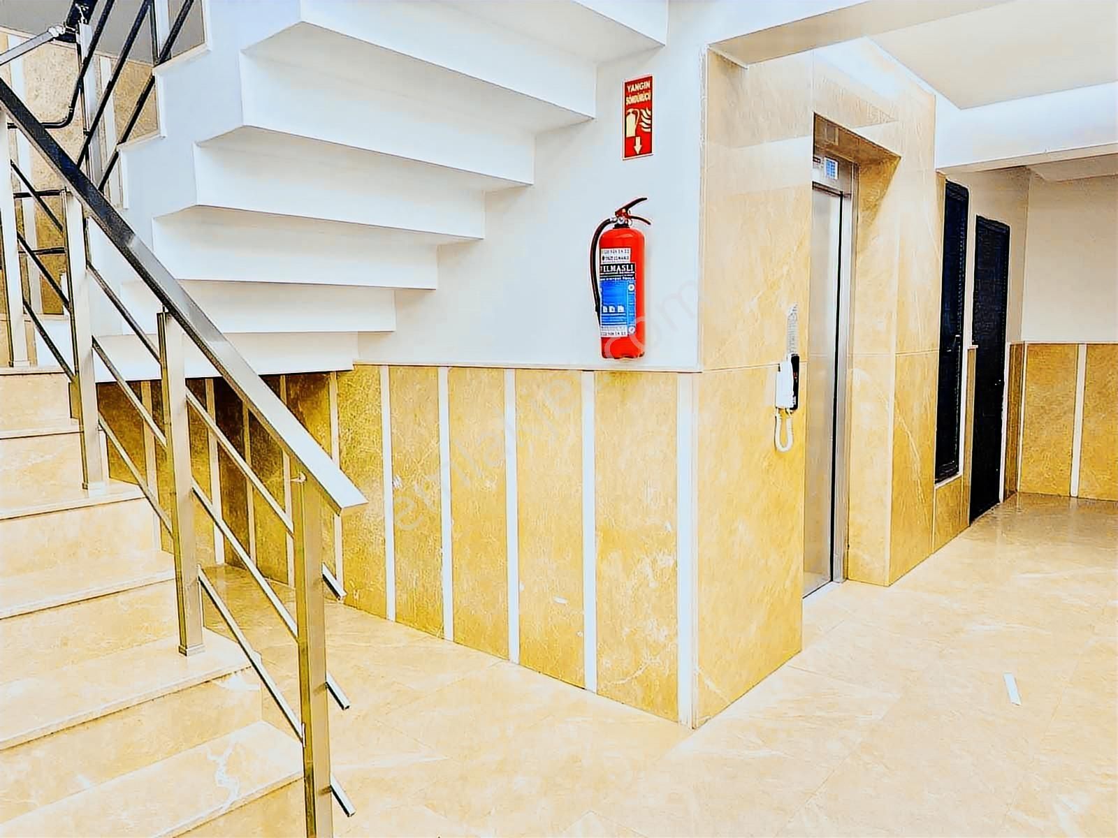 Esenlik Mah. 3+1 142 M2 Otoparklı Asansörlü 6 Yıllık Daire - Görsel 29