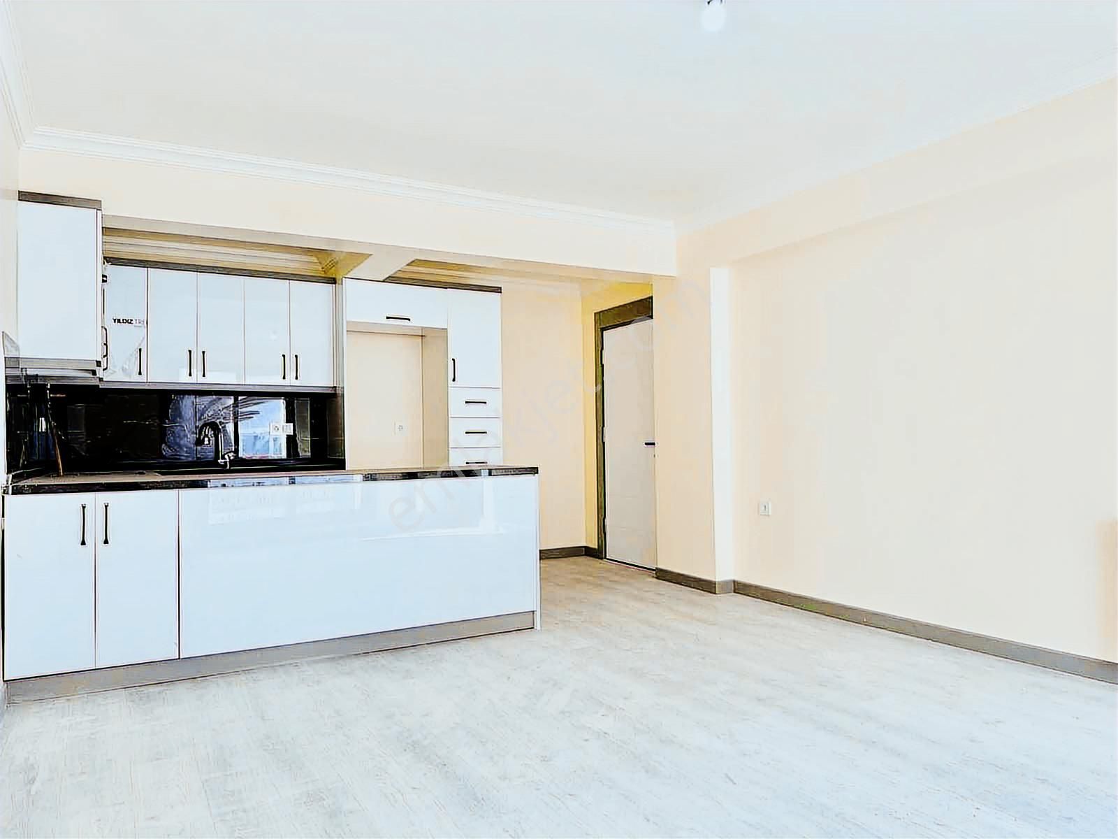 Esenlik Mah. 3+1 142 M2 Otoparklı Asansörlü 6 Yıllık Daire - Görsel 21