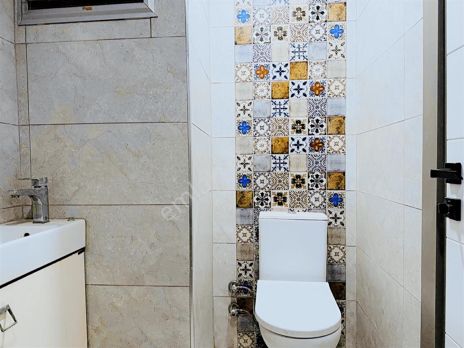 Esenlik Mah. 3+1 142 M2 Otoparklı Asansörlü 6 Yıllık Daire - Görsel 9