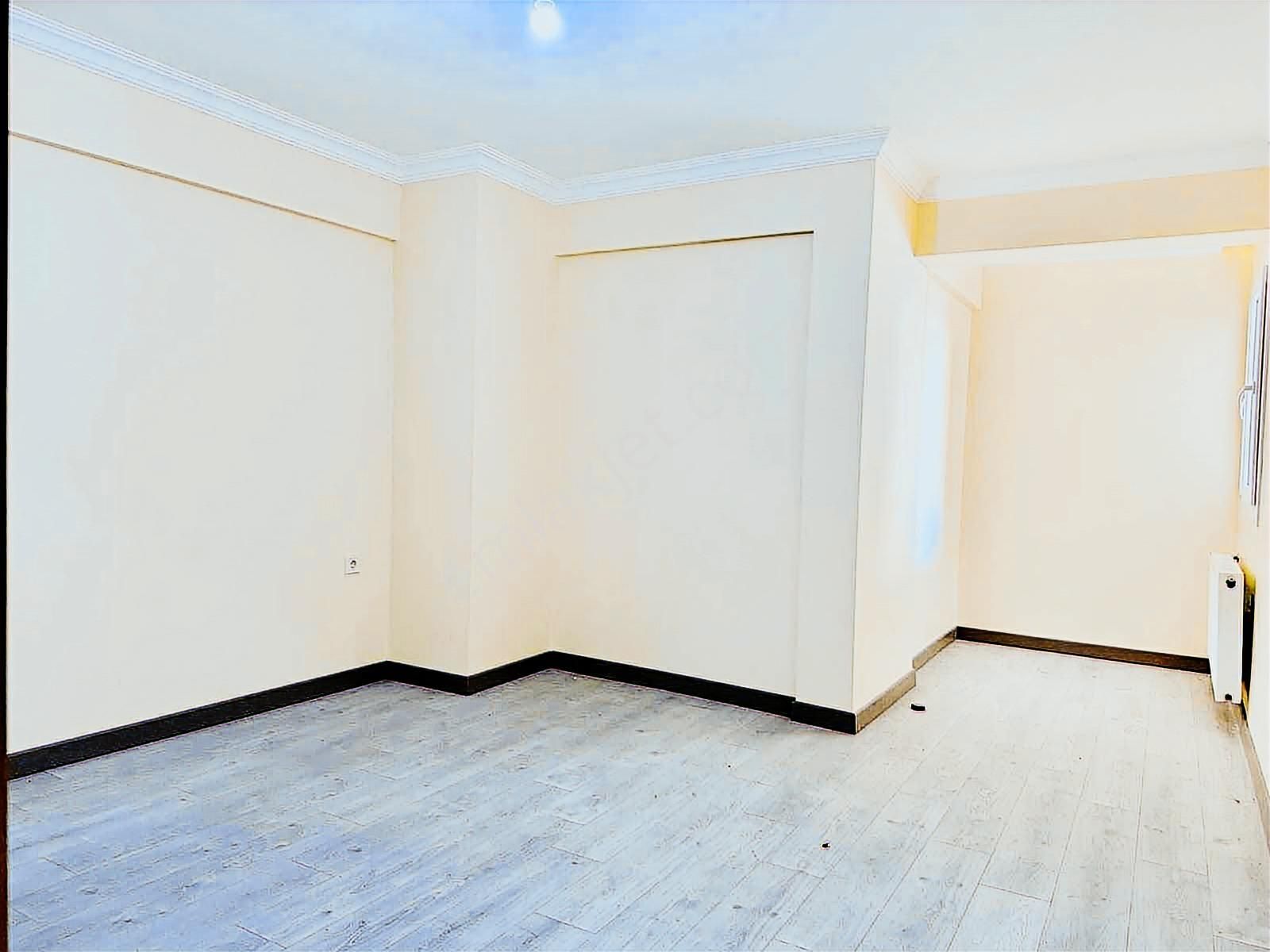 Esenlik Mah. 3+1 142 M2 Otoparklı Asansörlü 6 Yıllık Daire - Görsel 26