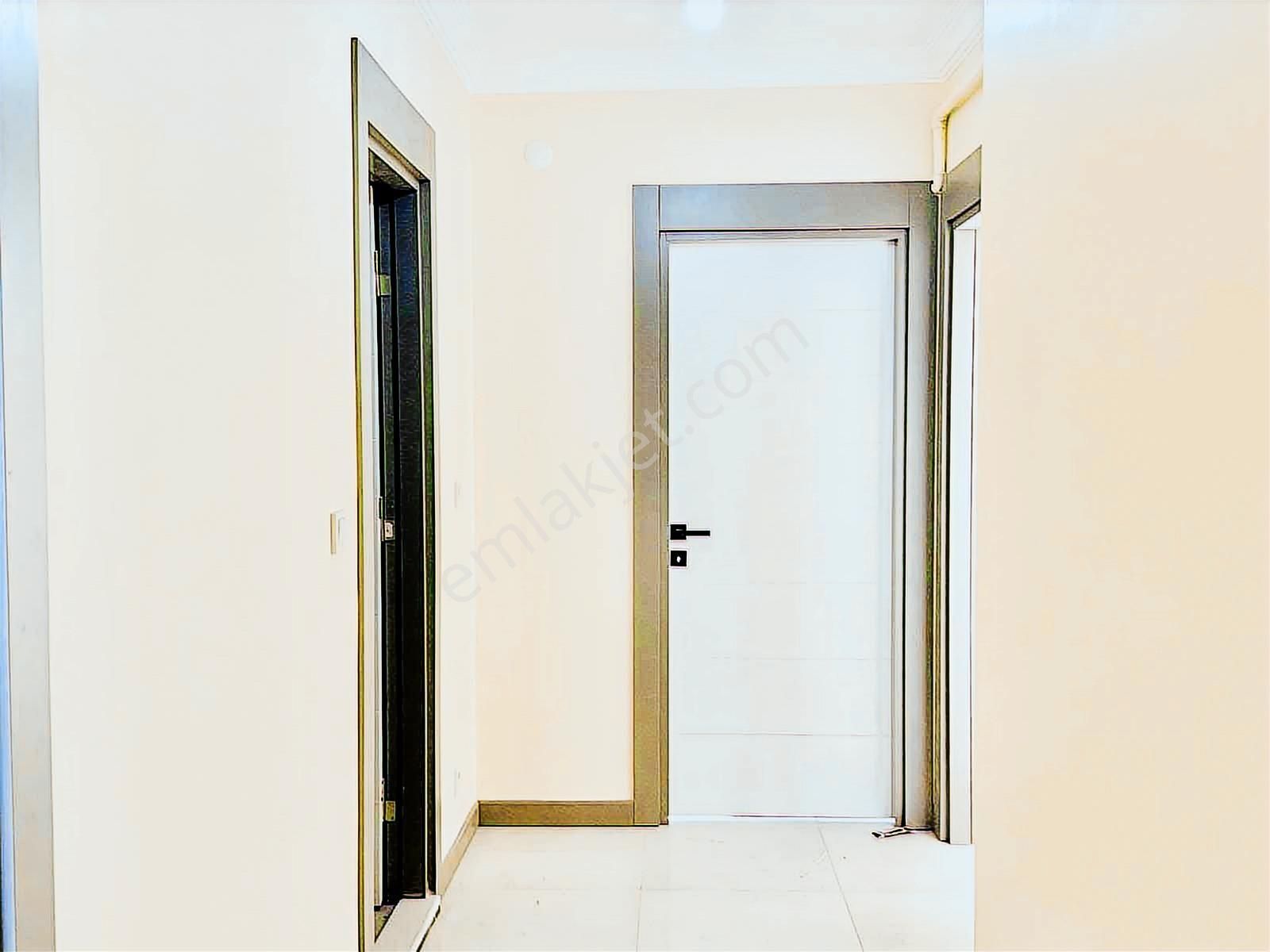 Esenlik Mah. 3+1 142 M2 Otoparklı Asansörlü 6 Yıllık Daire - Görsel 23