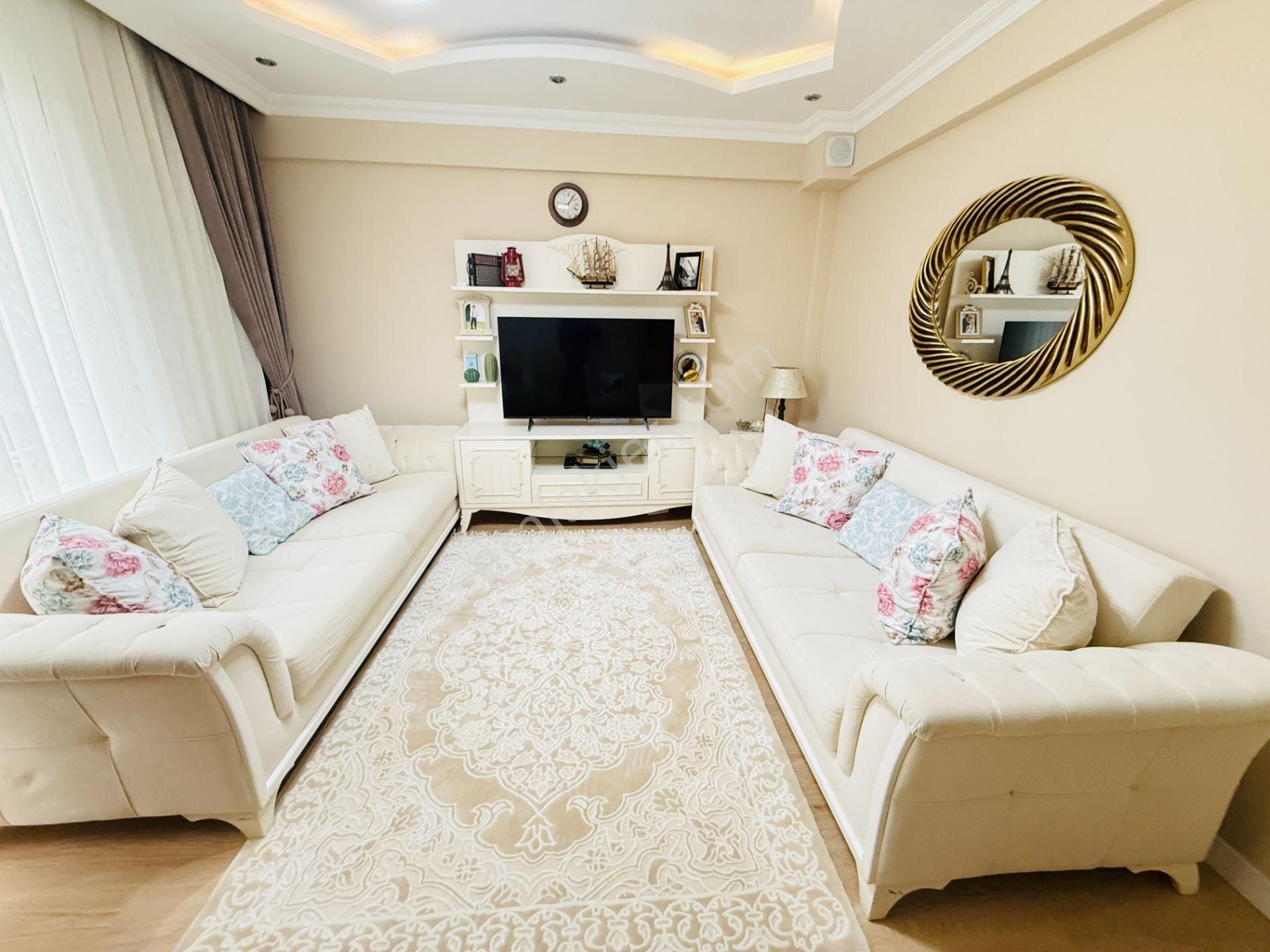 Karşıyaka Şemiklerde İzbana Yakın Çift Cepheli Satılık 2+1 Daire - Görsel 3