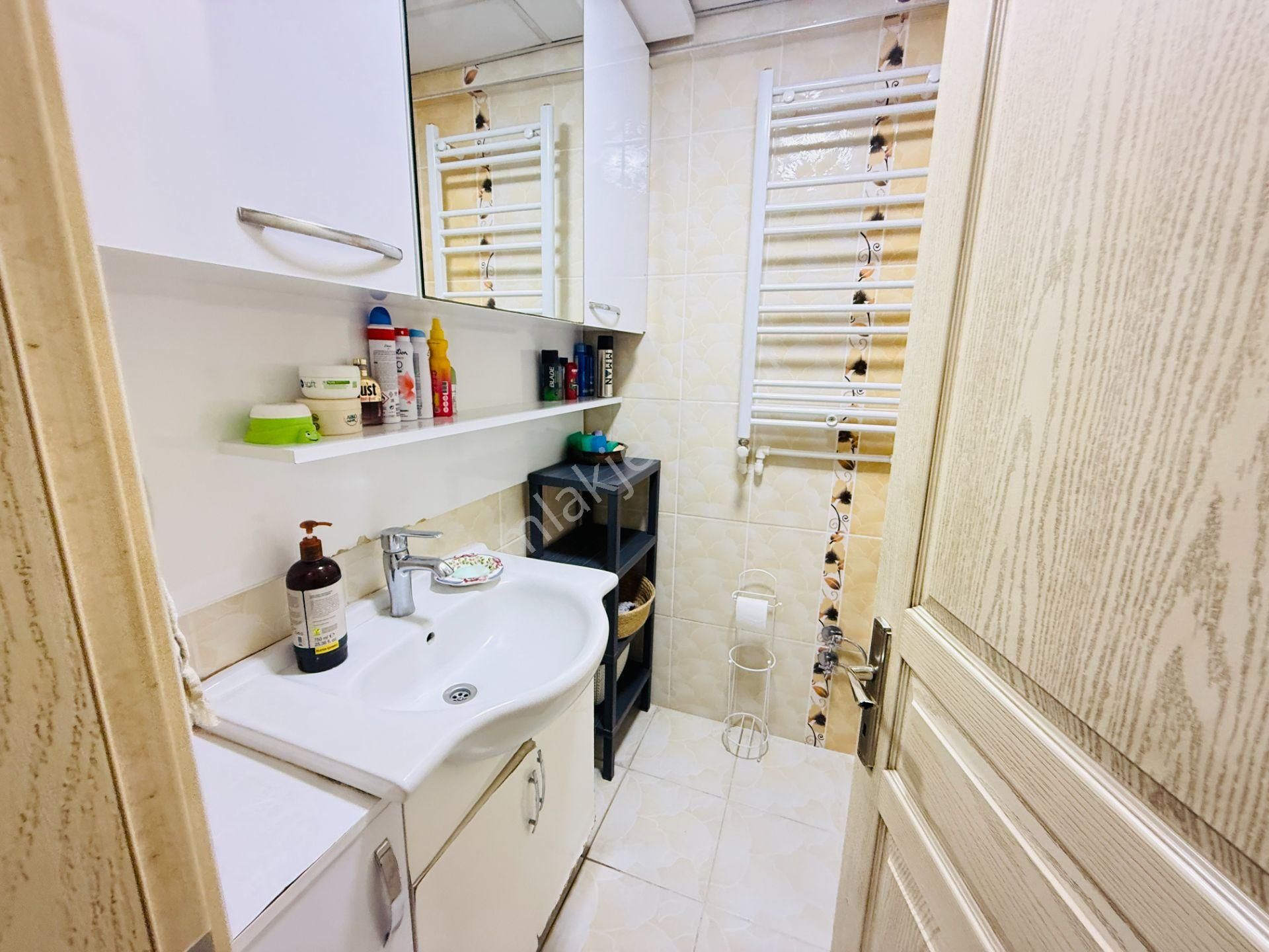 Karşıyaka Şemiklerde İzbana Yakın Çift Cepheli Satılık 2+1 Daire - Görsel 25