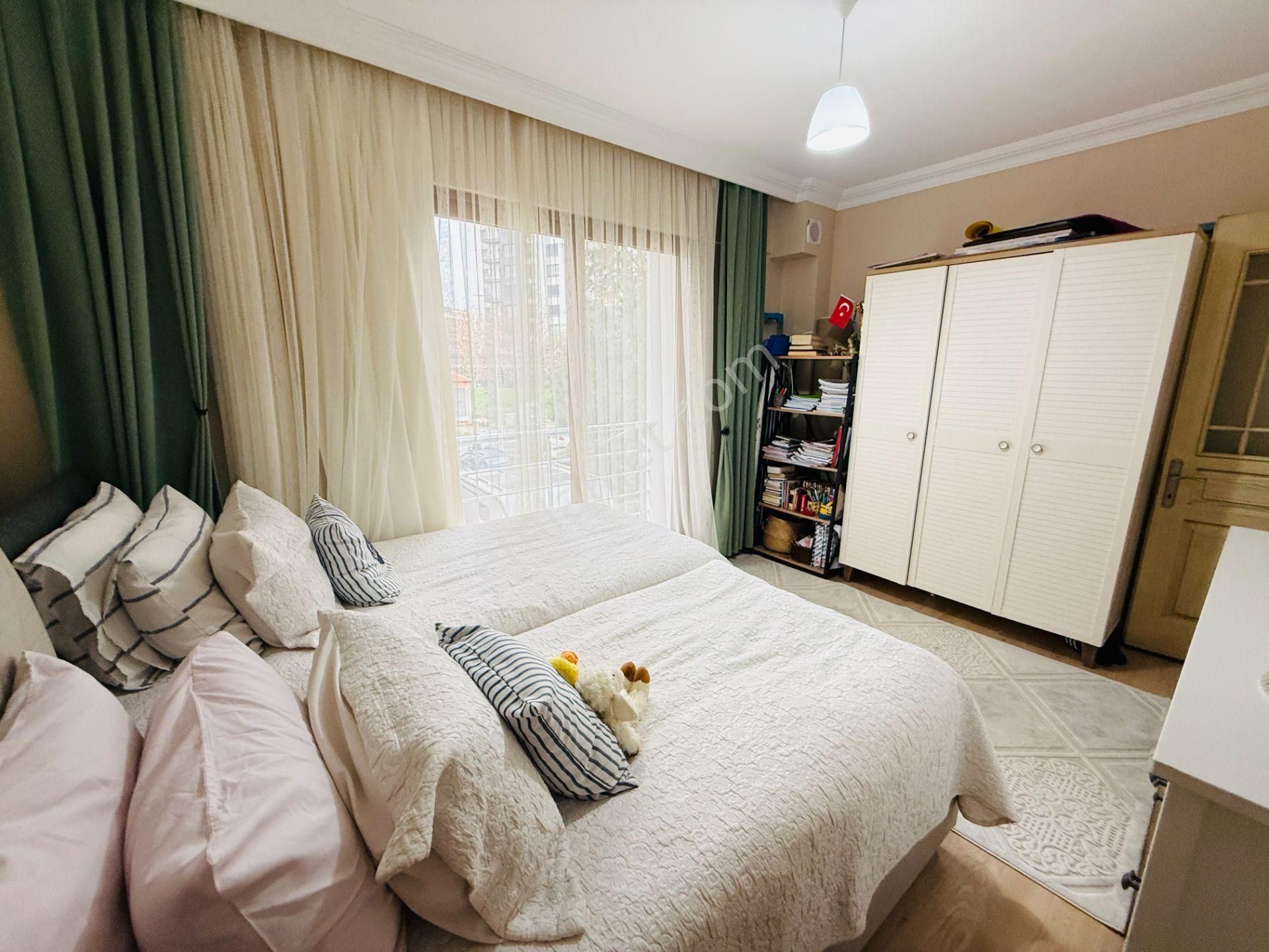 Karşıyaka Şemiklerde İzbana Yakın Çift Cepheli Satılık 2+1 Daire - Görsel 16