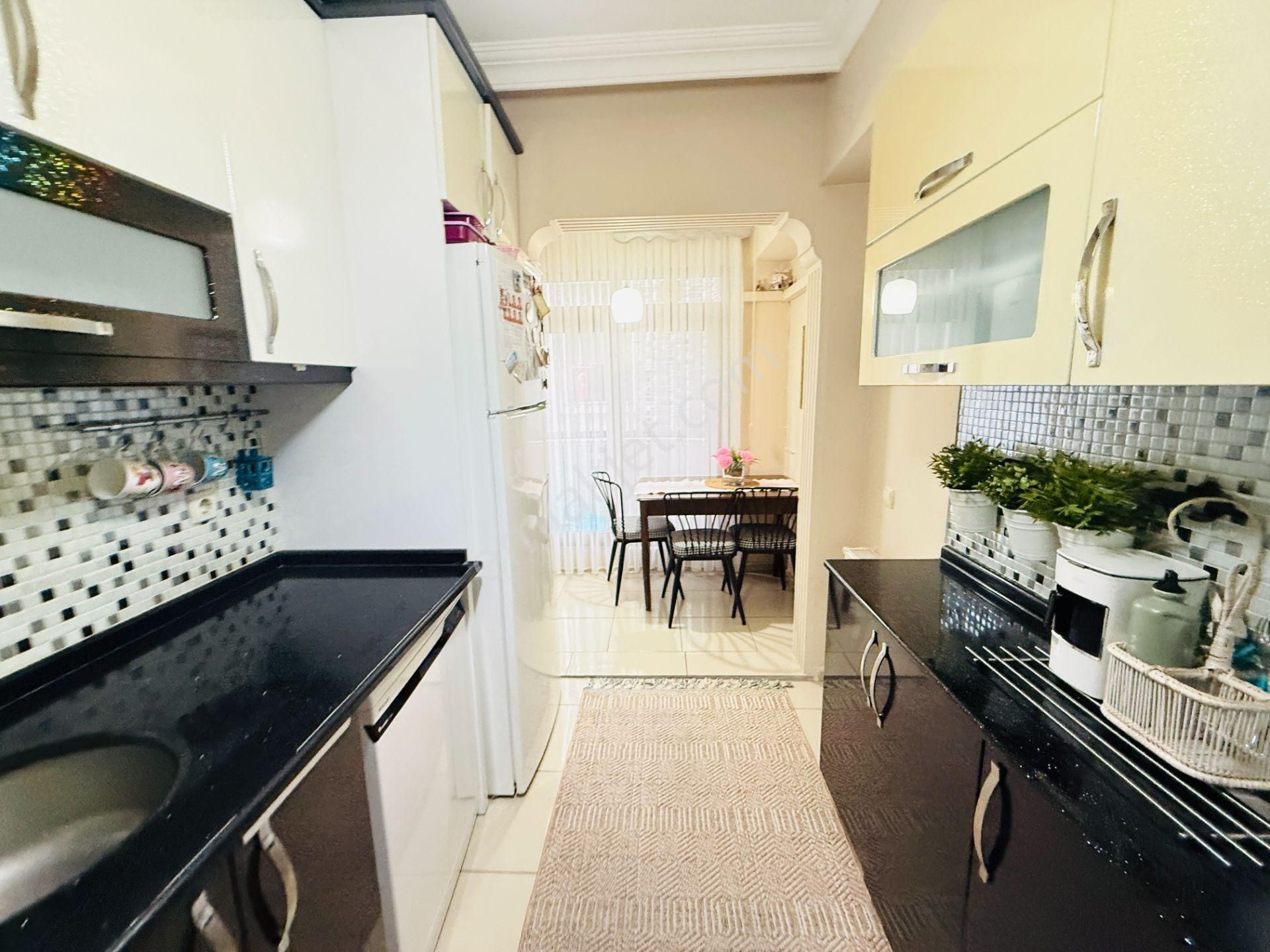 Karşıyaka Şemiklerde İzbana Yakın Çift Cepheli Satılık 2+1 Daire - Görsel 12