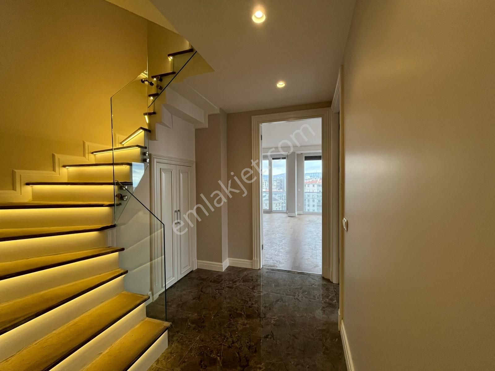 Utkudan Suadiyede 0 Binada Deniz Manzaralı Satılık 4+1 Dubleks - Görsel 17