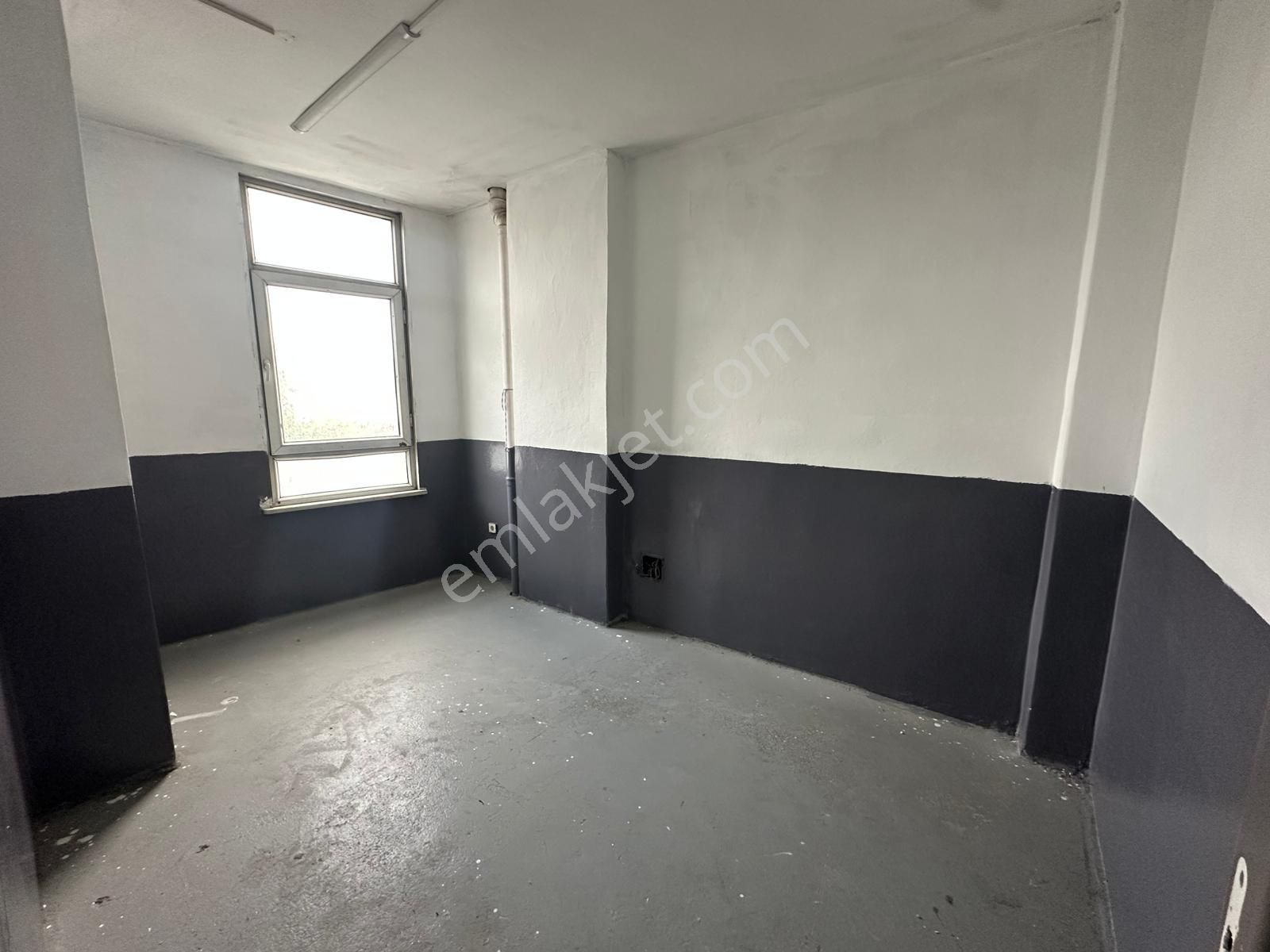 Uğur Mumcuda 700 M² Geniş Kullanım Alanlı, 3 Bölümlü İş Yeri - Görsel 5