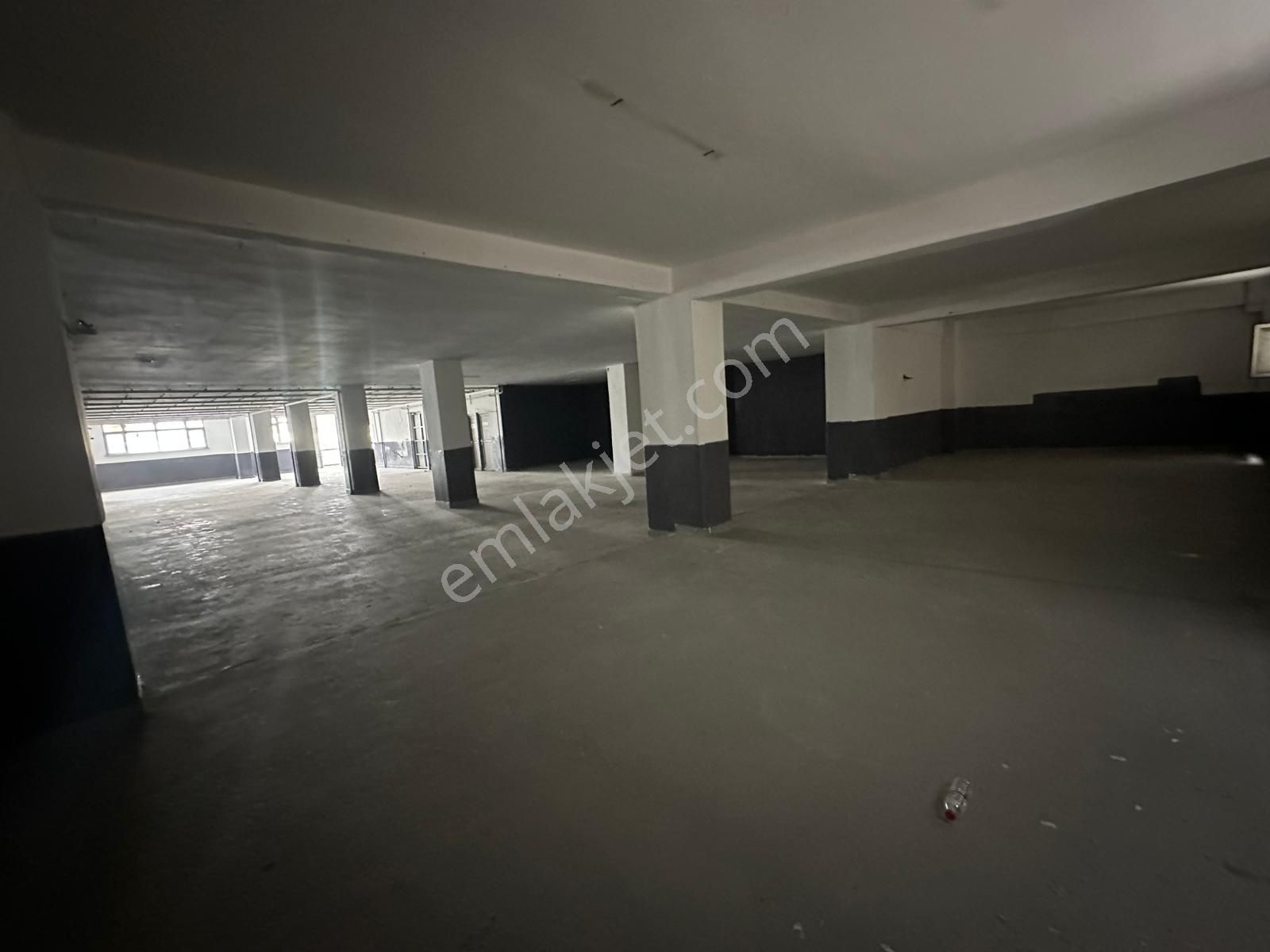 Uğur Mumcuda 700 M² Geniş Kullanım Alanlı, 3 Bölümlü İş Yeri - Görsel 8