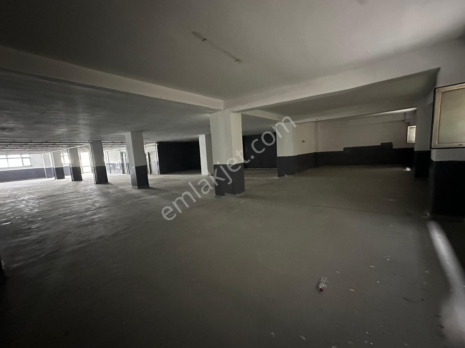 Uğur Mumcuda 700 M² Geniş Kullanım Alanlı, 3 Bölümlü İş Yeri - Görsel 3