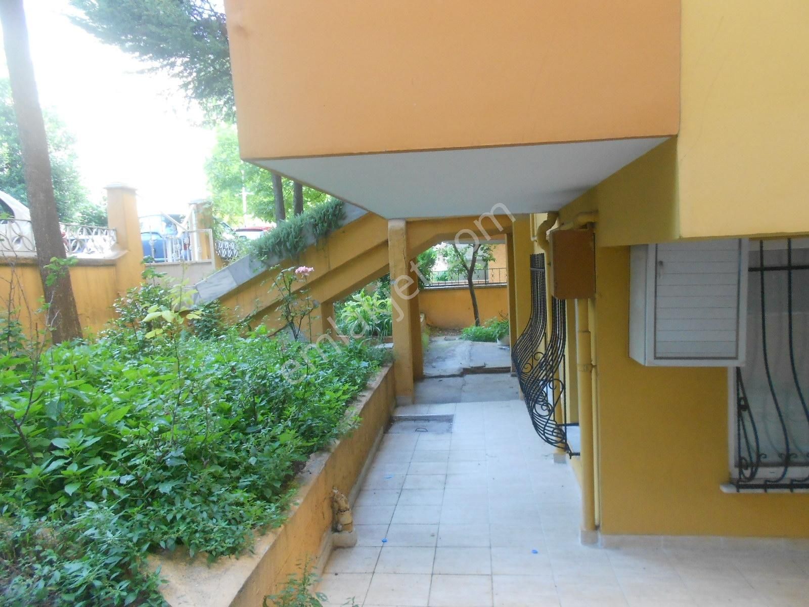 Bakırköy Kartaltepe De 65m2 1+1 Bahçe Katı Dışardan Düz Giriş - Görsel 6