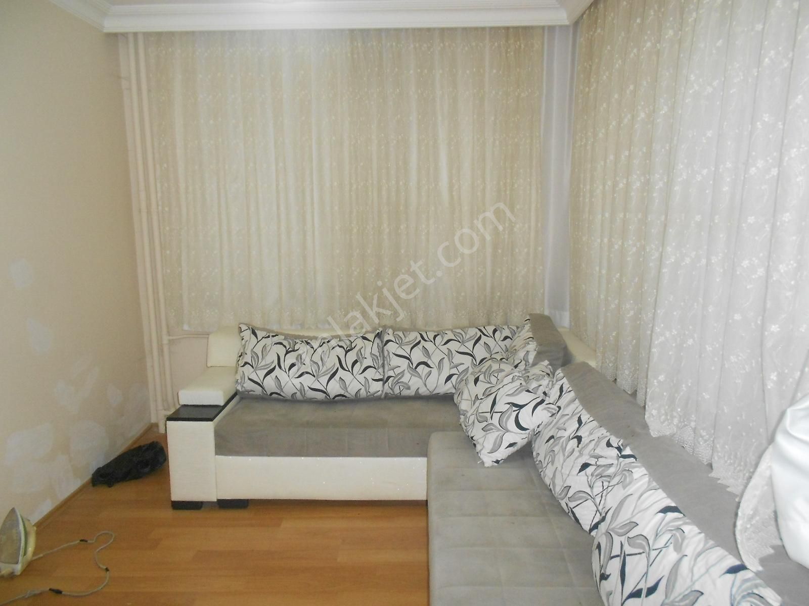 Bakırköy Kartaltepe De 65m2 1+1 Bahçe Katı Dışardan Düz Giriş - Görsel 4