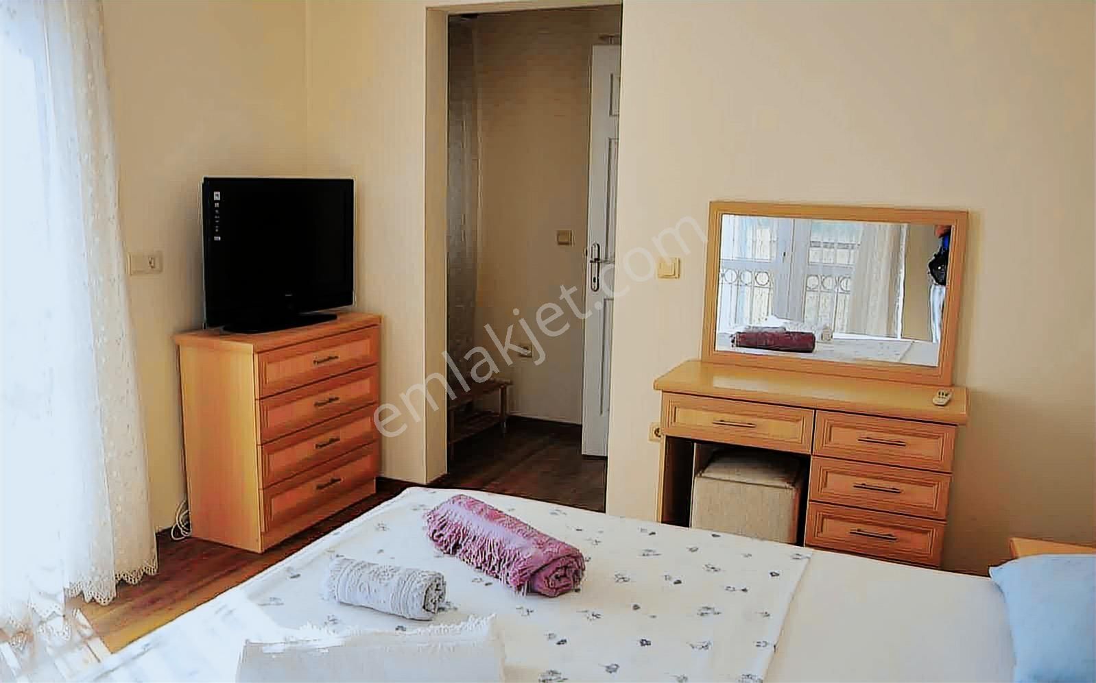 Fethiye Yanıklar'da Site İçinde Eşyalı Kiralık 4+1 Müstail Villa - Görsel 19